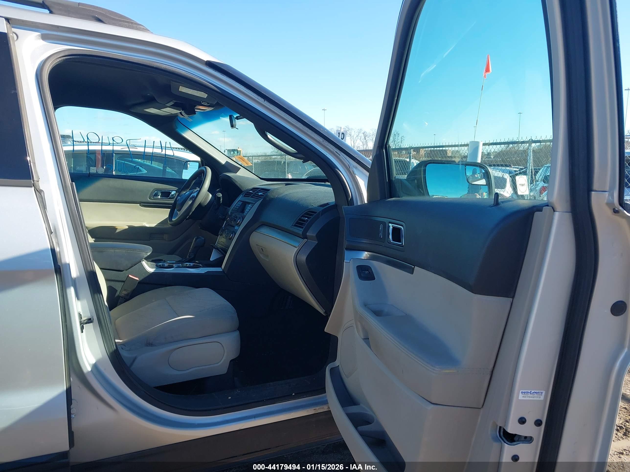 FORD EXPLORER image 5