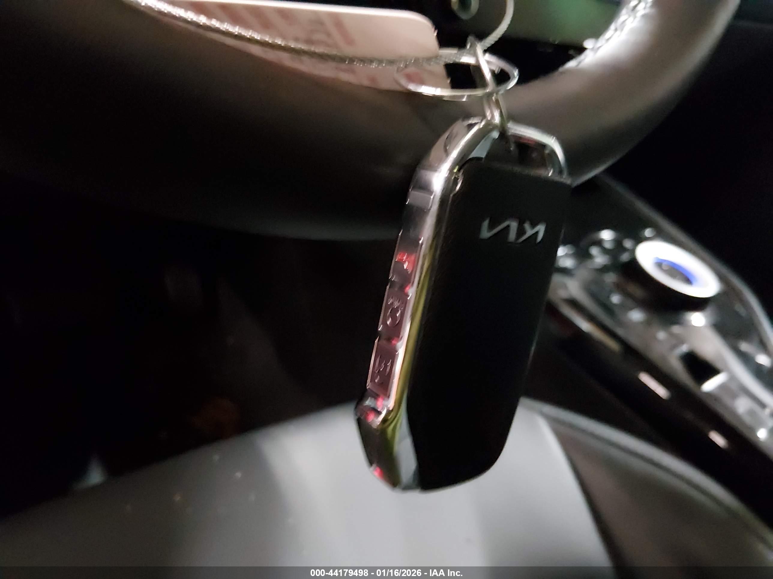 KIA NIRO image 11