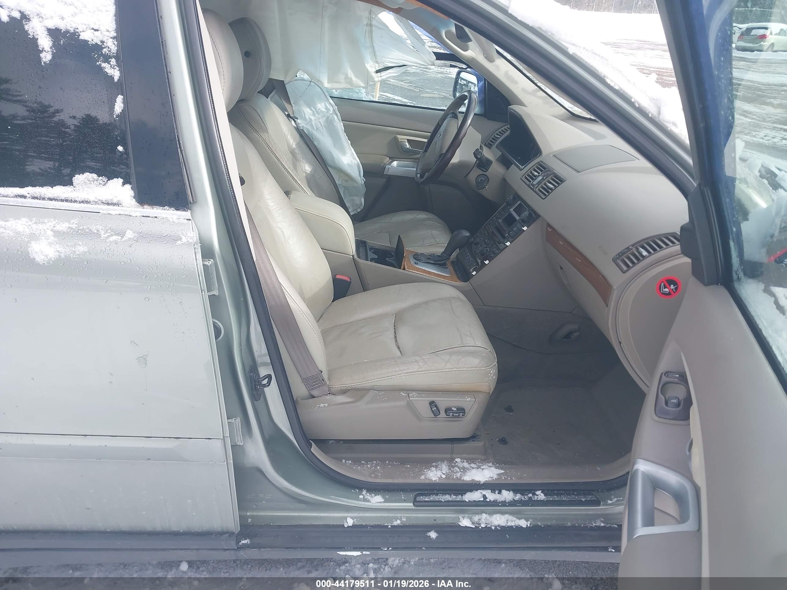 VOLVO XC90 image 5