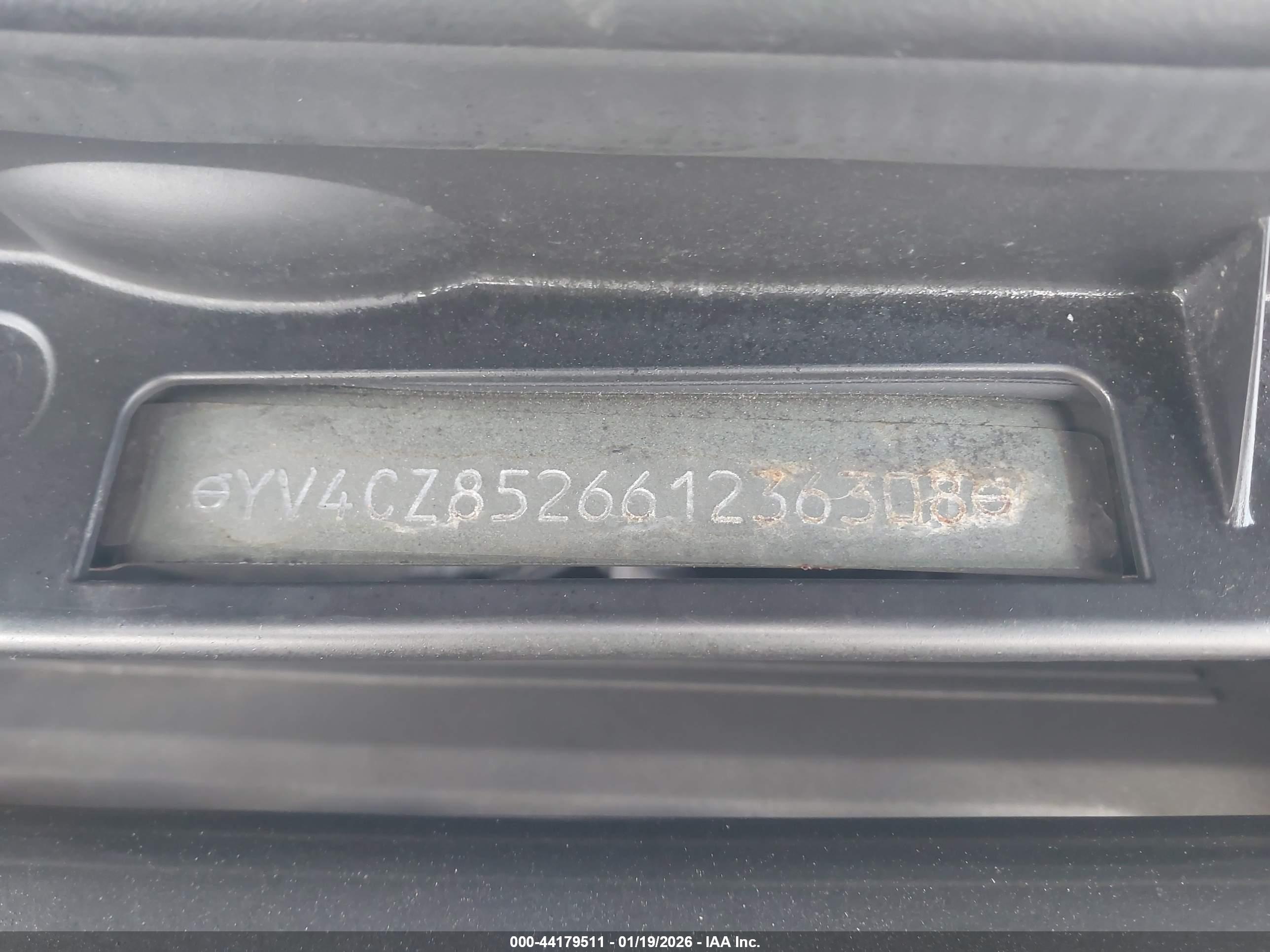 VOLVO XC90 image 9