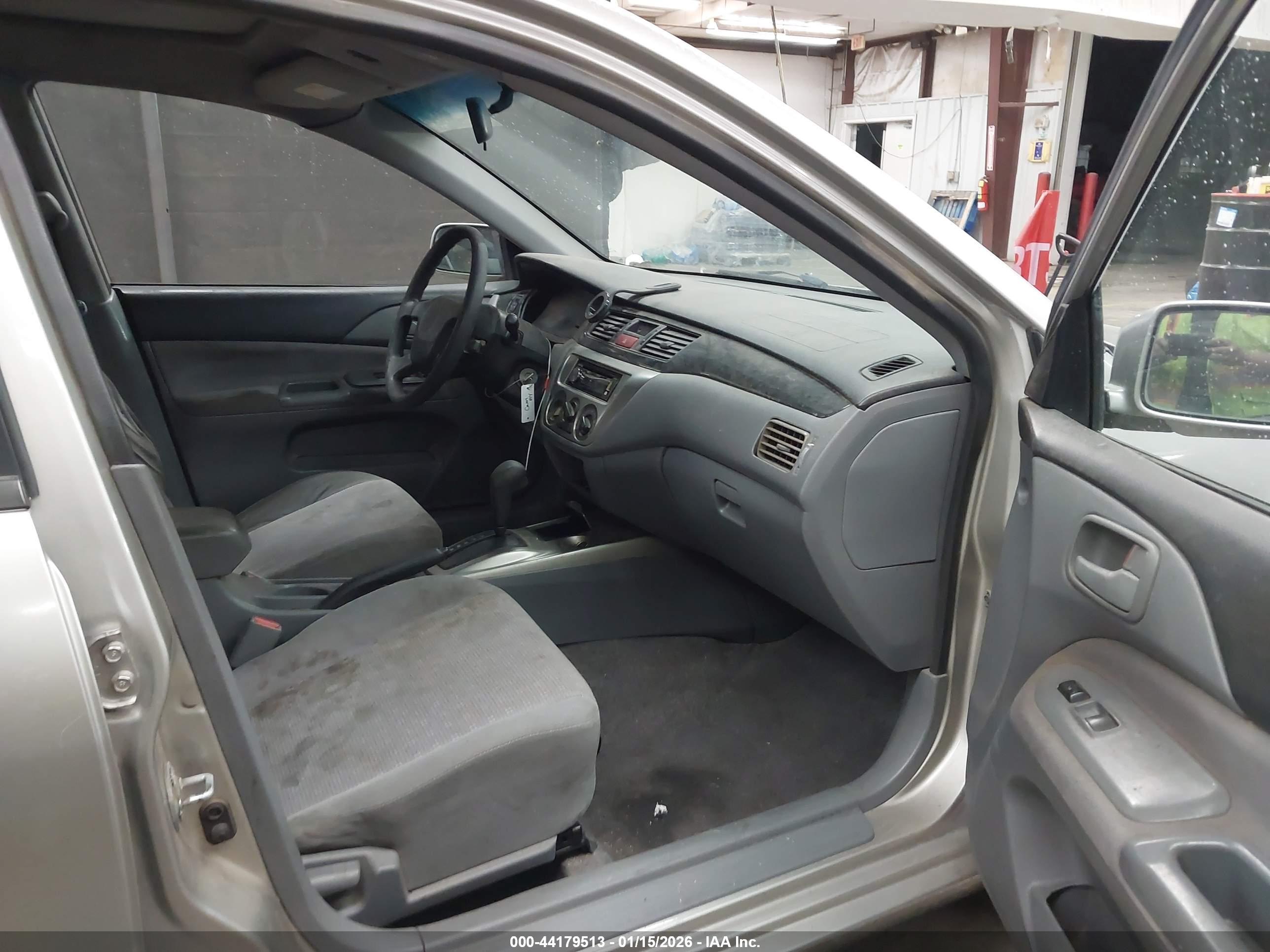 MITSUBISHI LANCER image 5