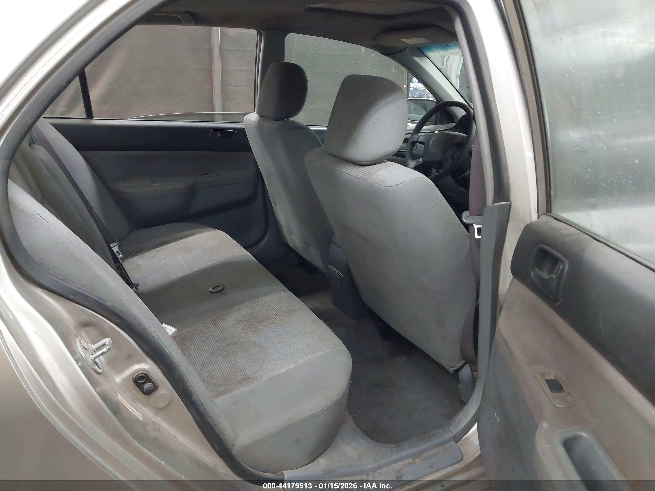 MITSUBISHI LANCER image 8