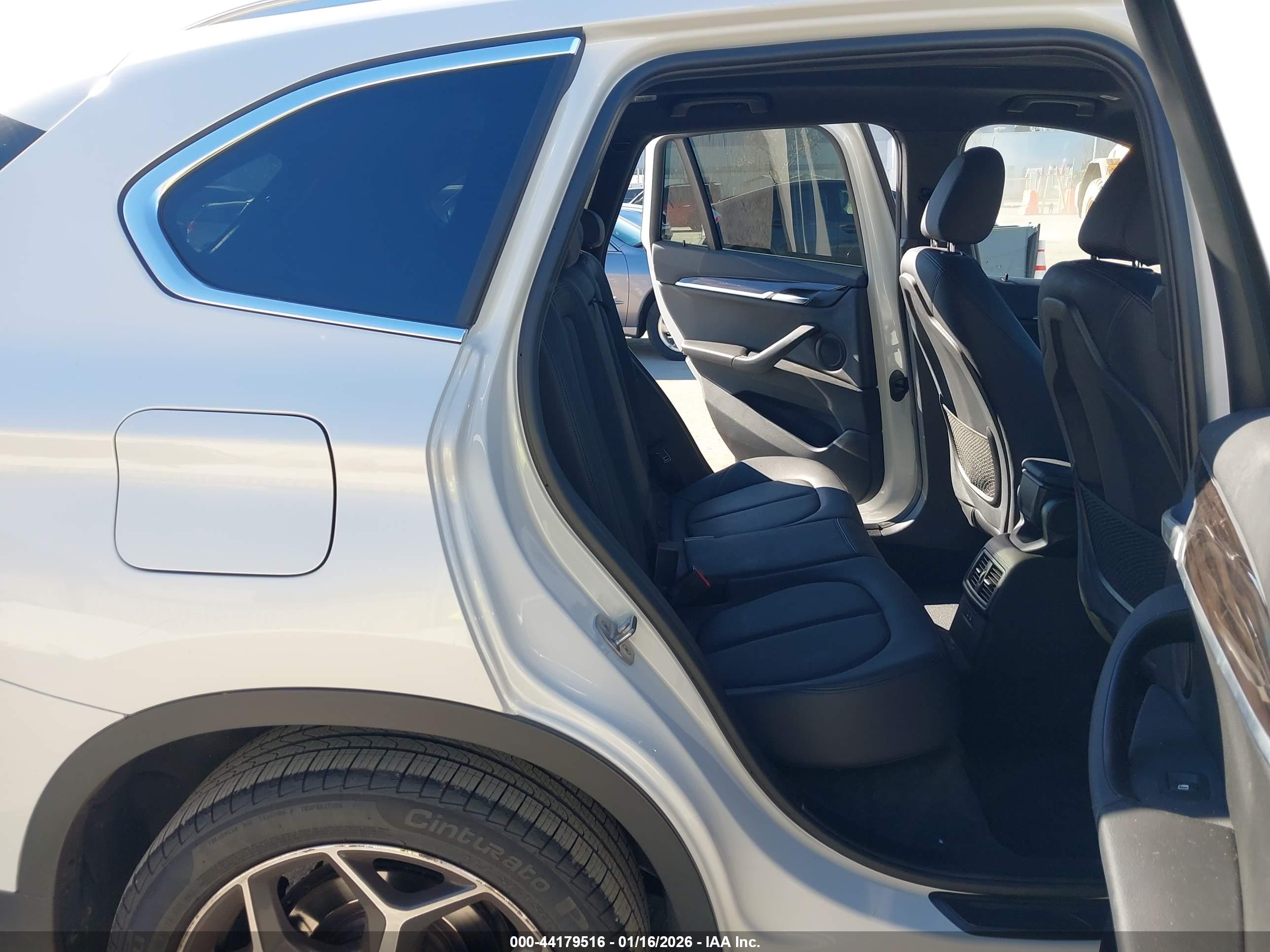 BMW X1 image 8