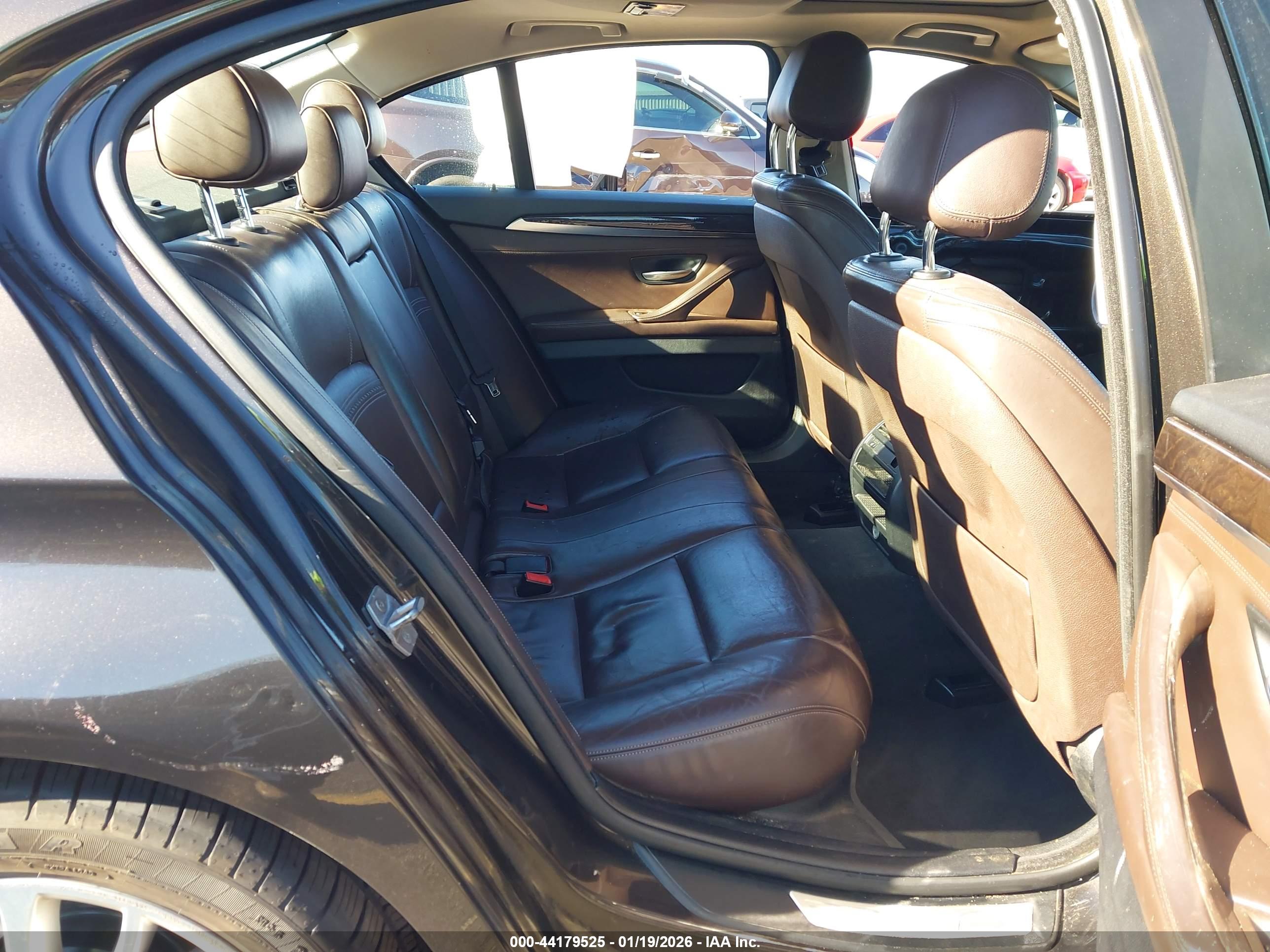 BMW 528I image 8