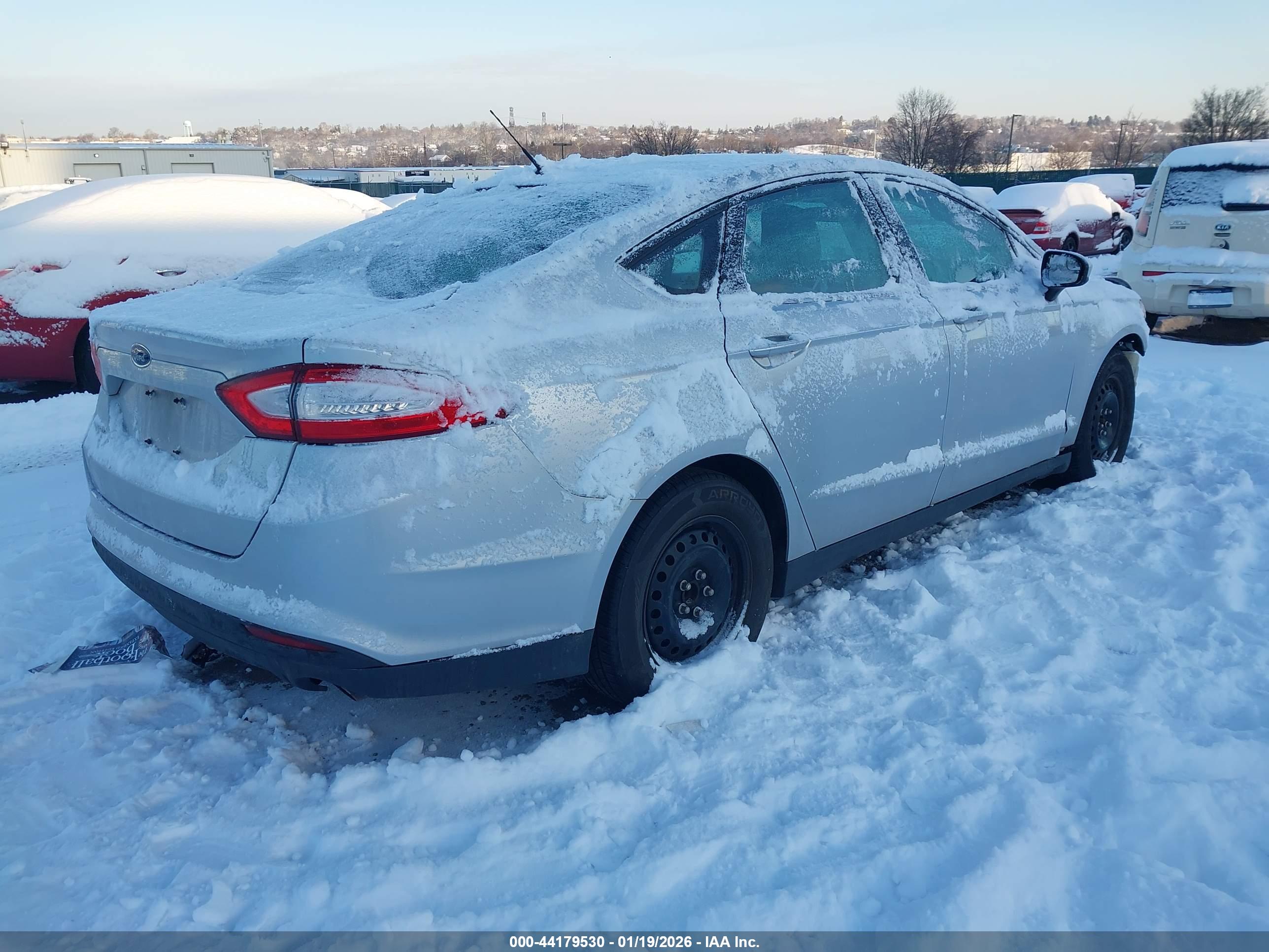 FORD FUSION image 4