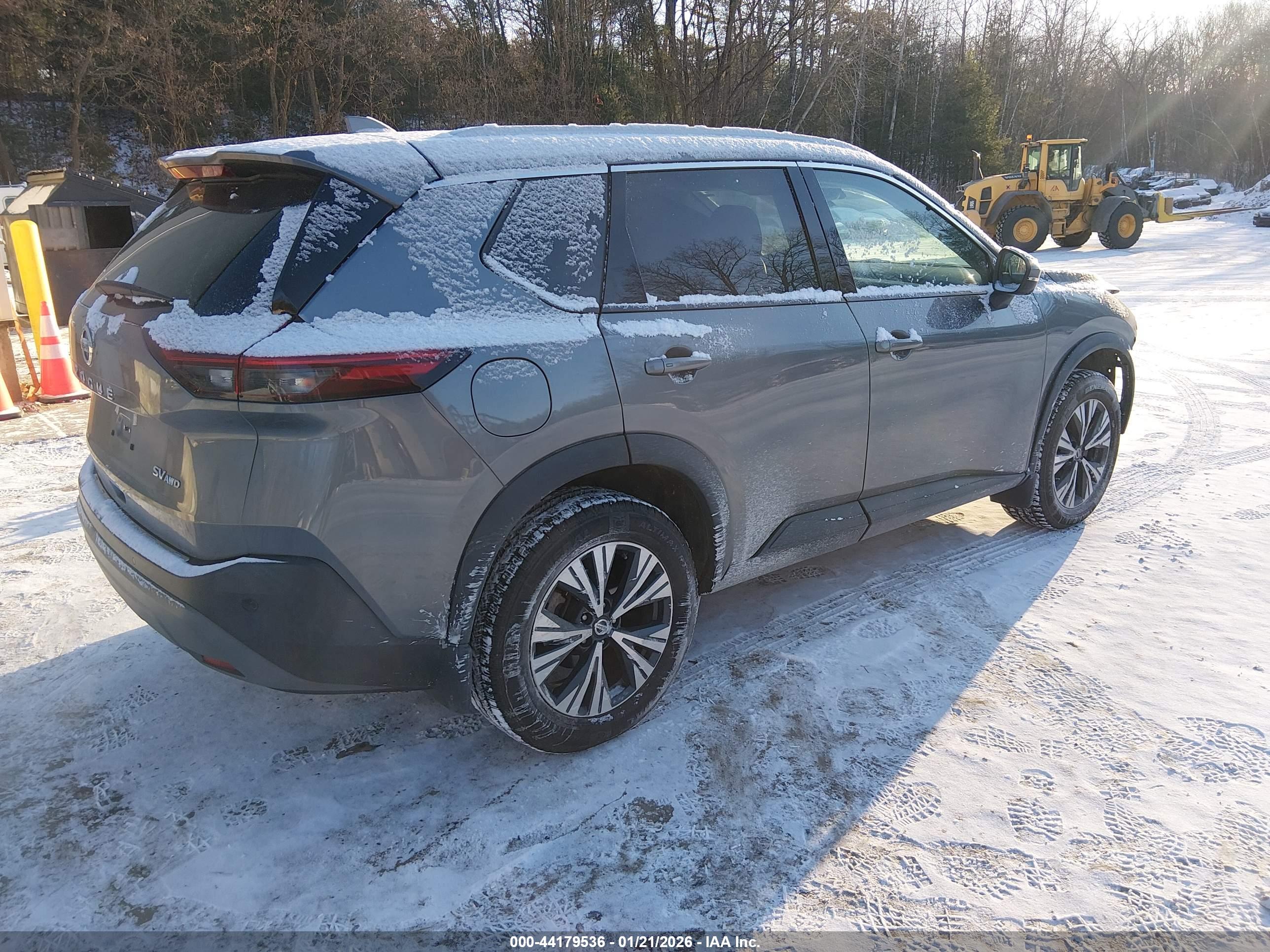 NISSAN ROGUE image 4