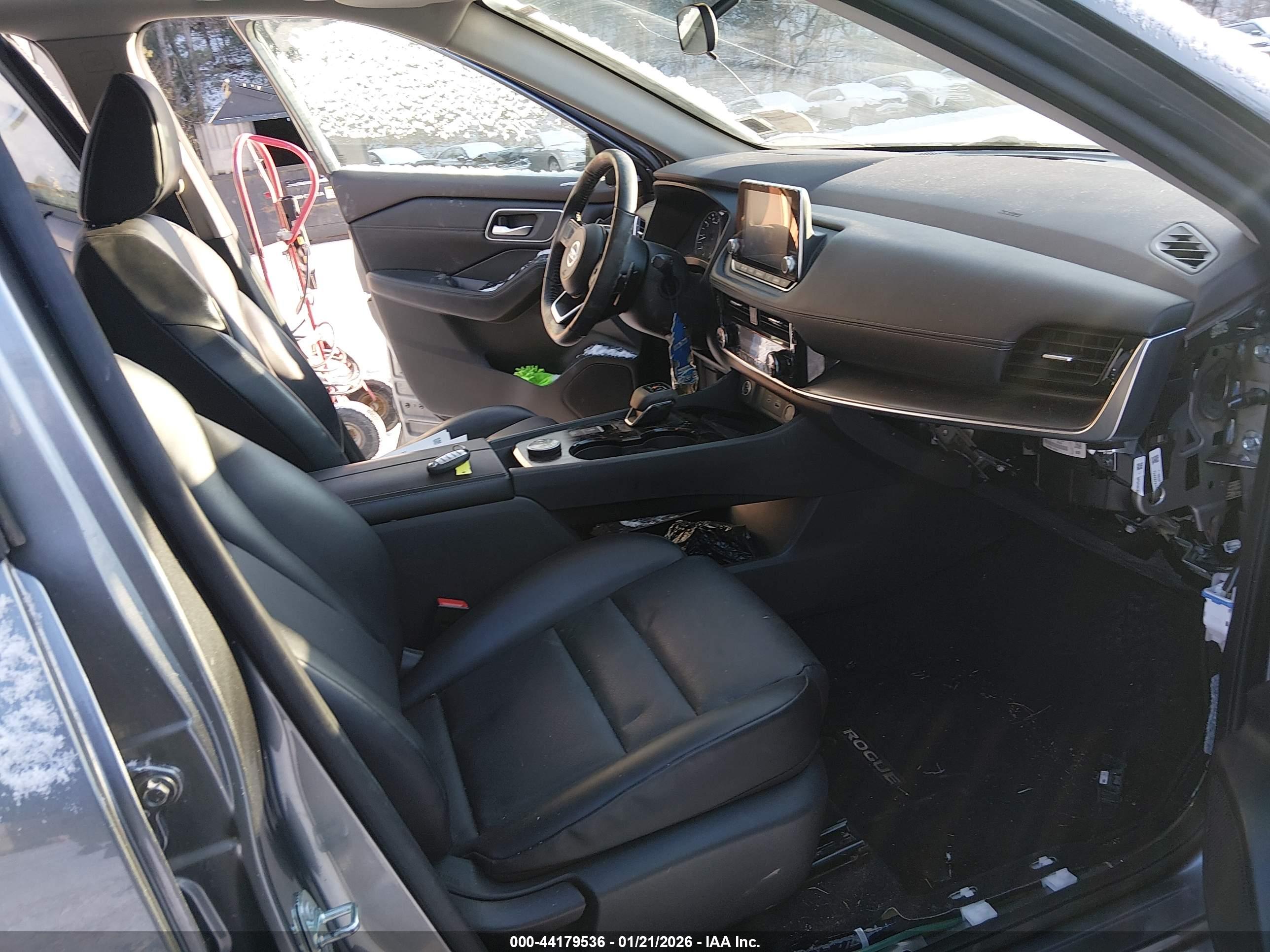 NISSAN ROGUE image 5