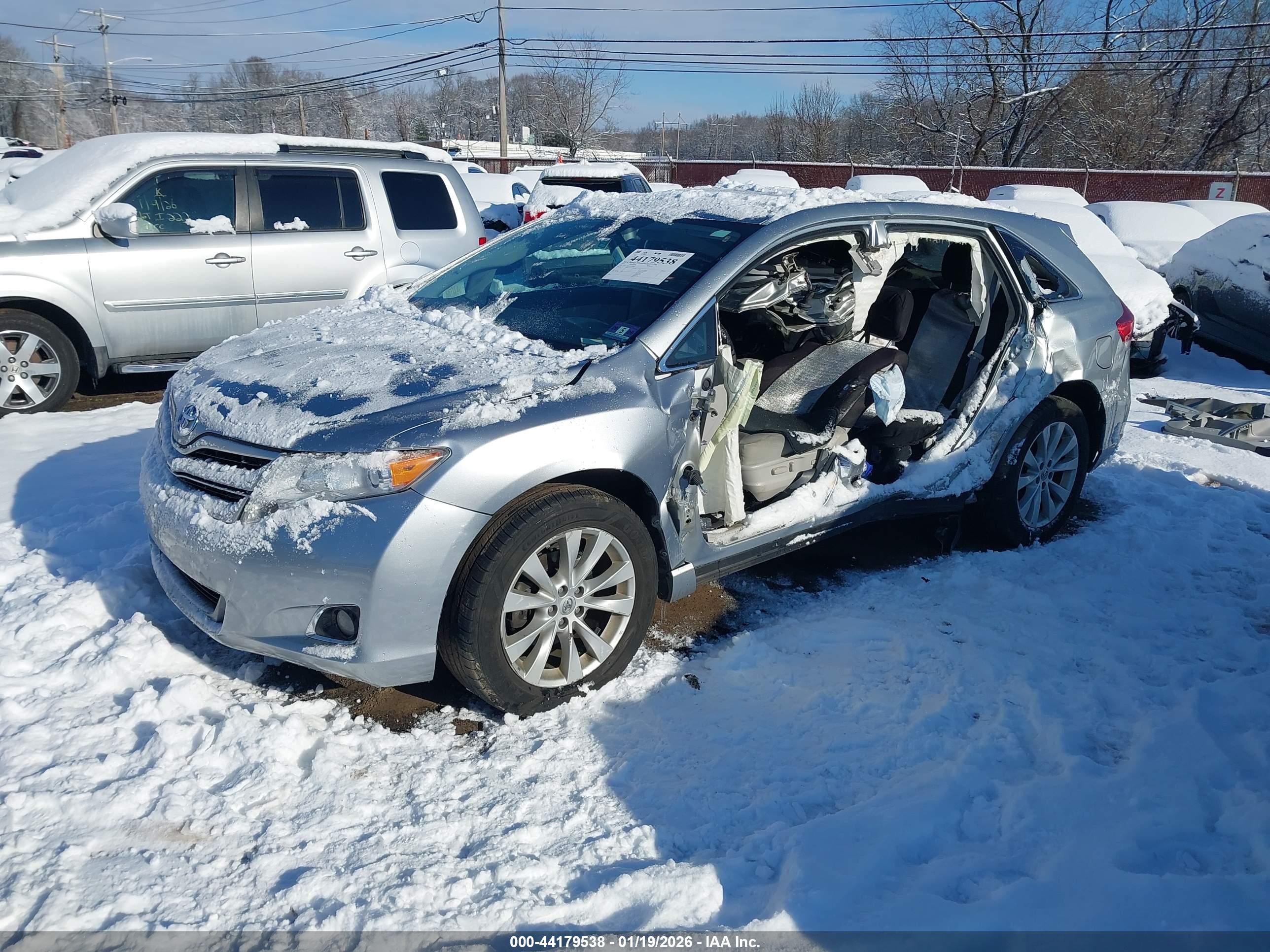 TOYOTA VENZA image 2
