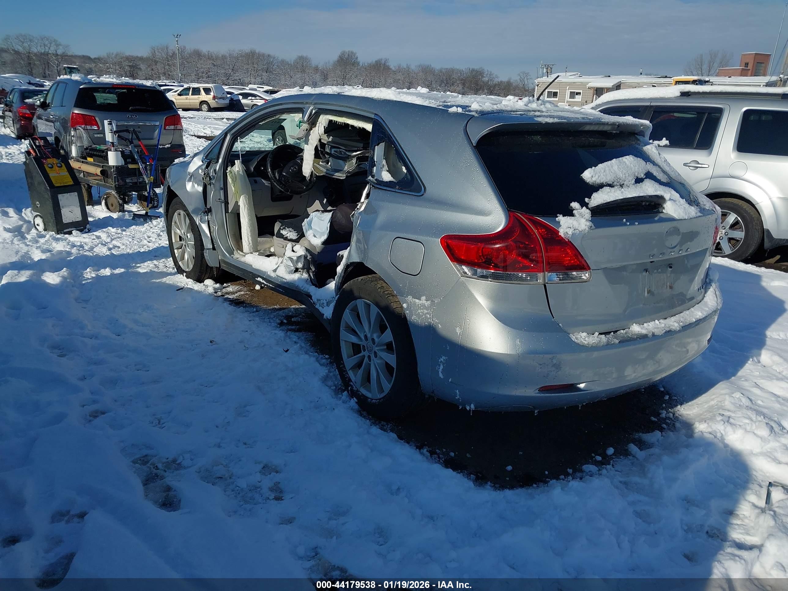 TOYOTA VENZA image 3