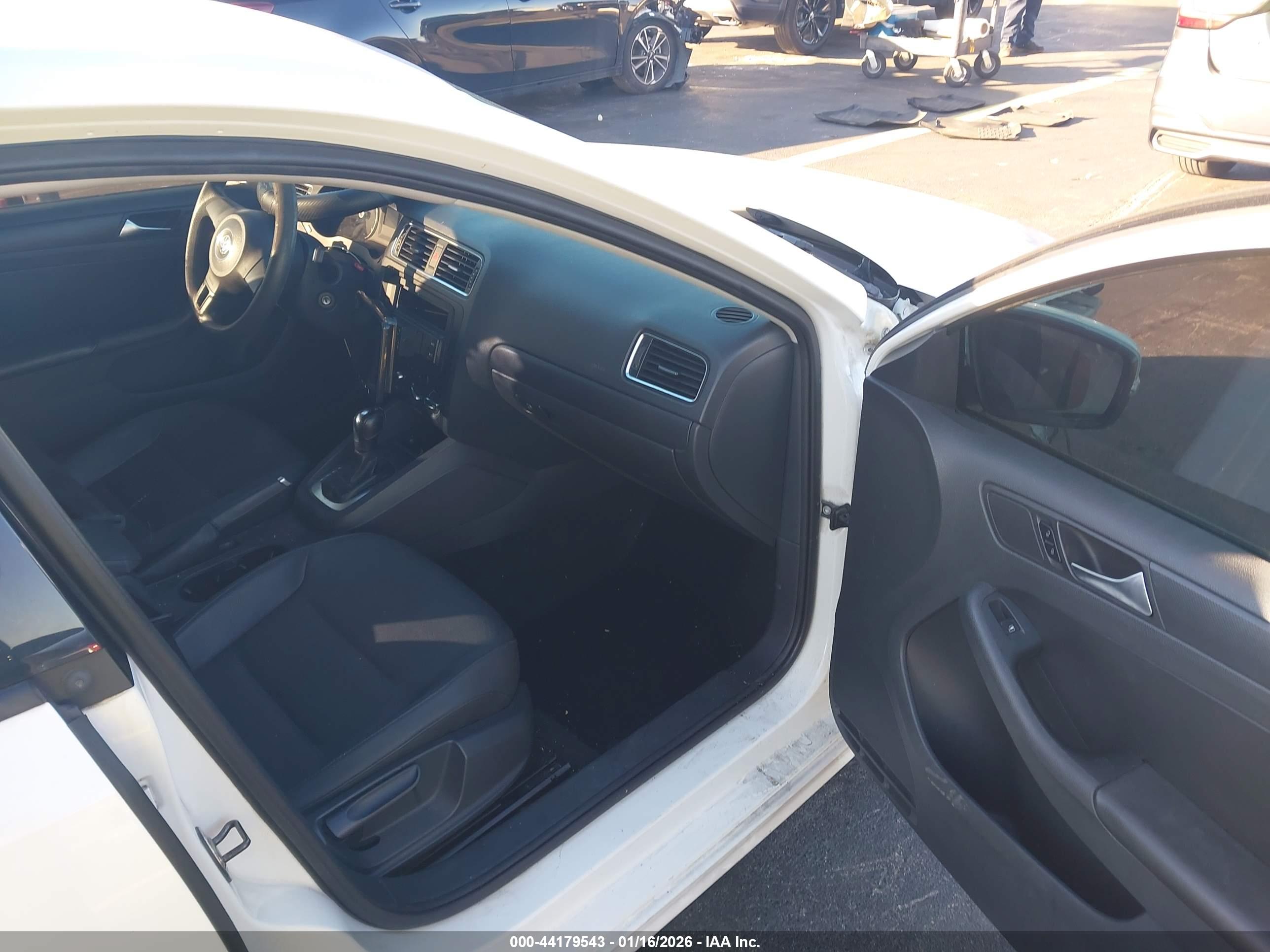 VOLKSWAGEN JETTA image 5