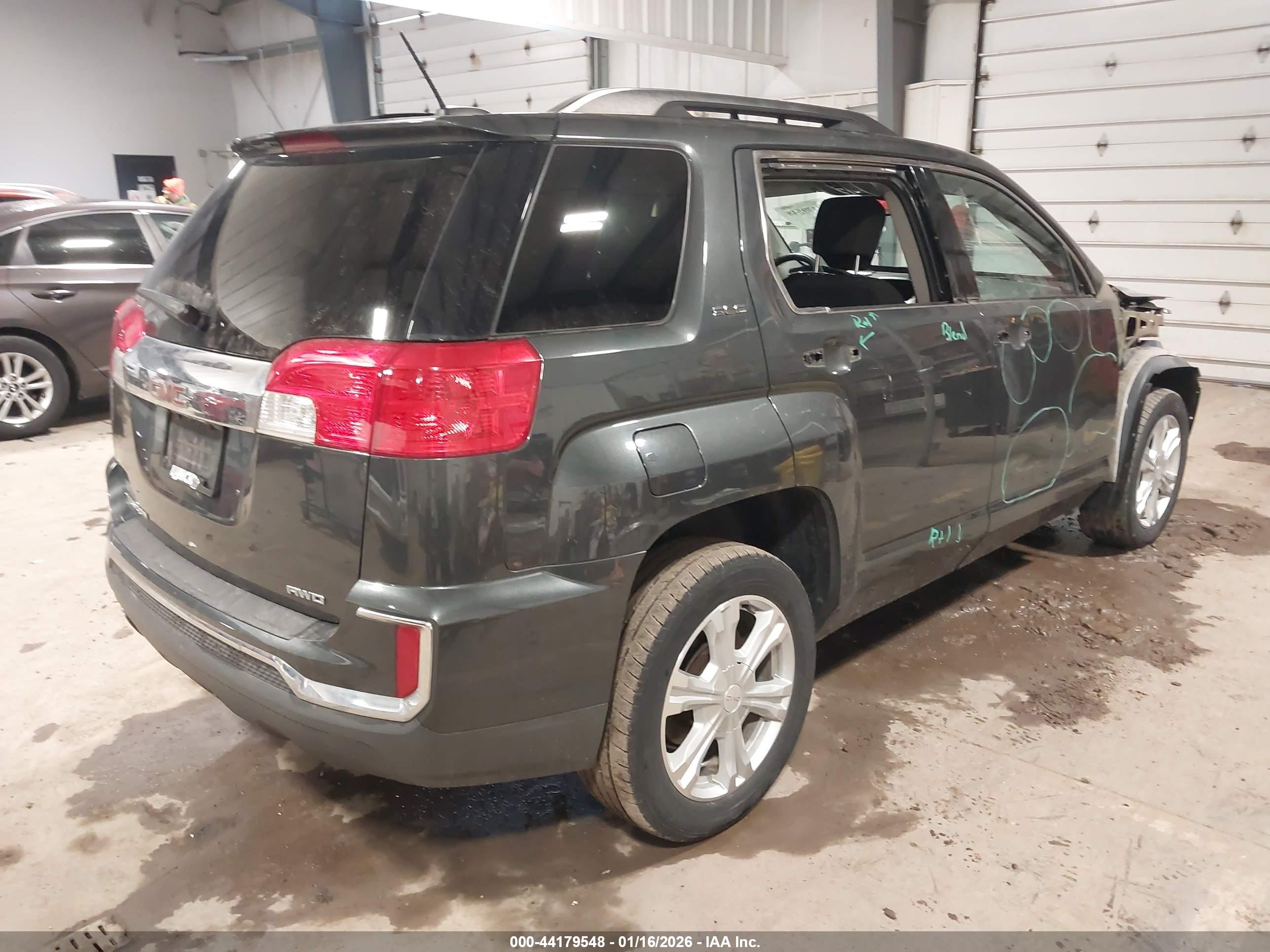 GMC TERRAIN image 4