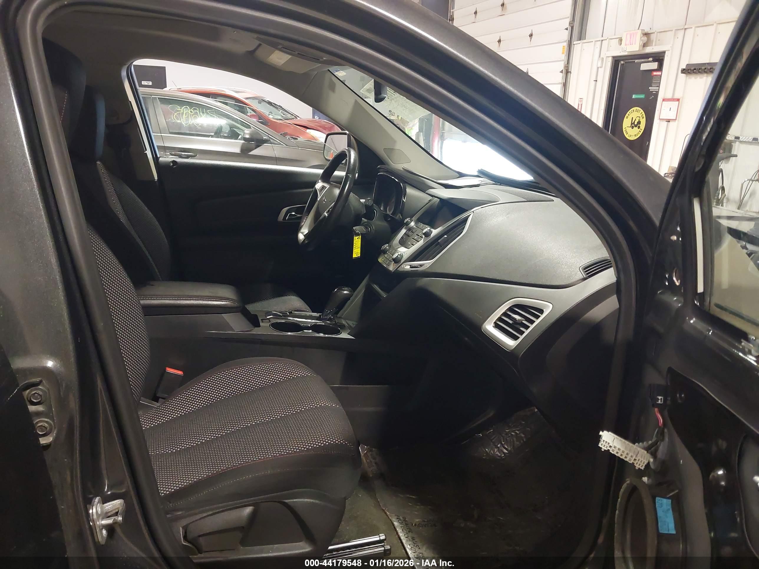 GMC TERRAIN image 5