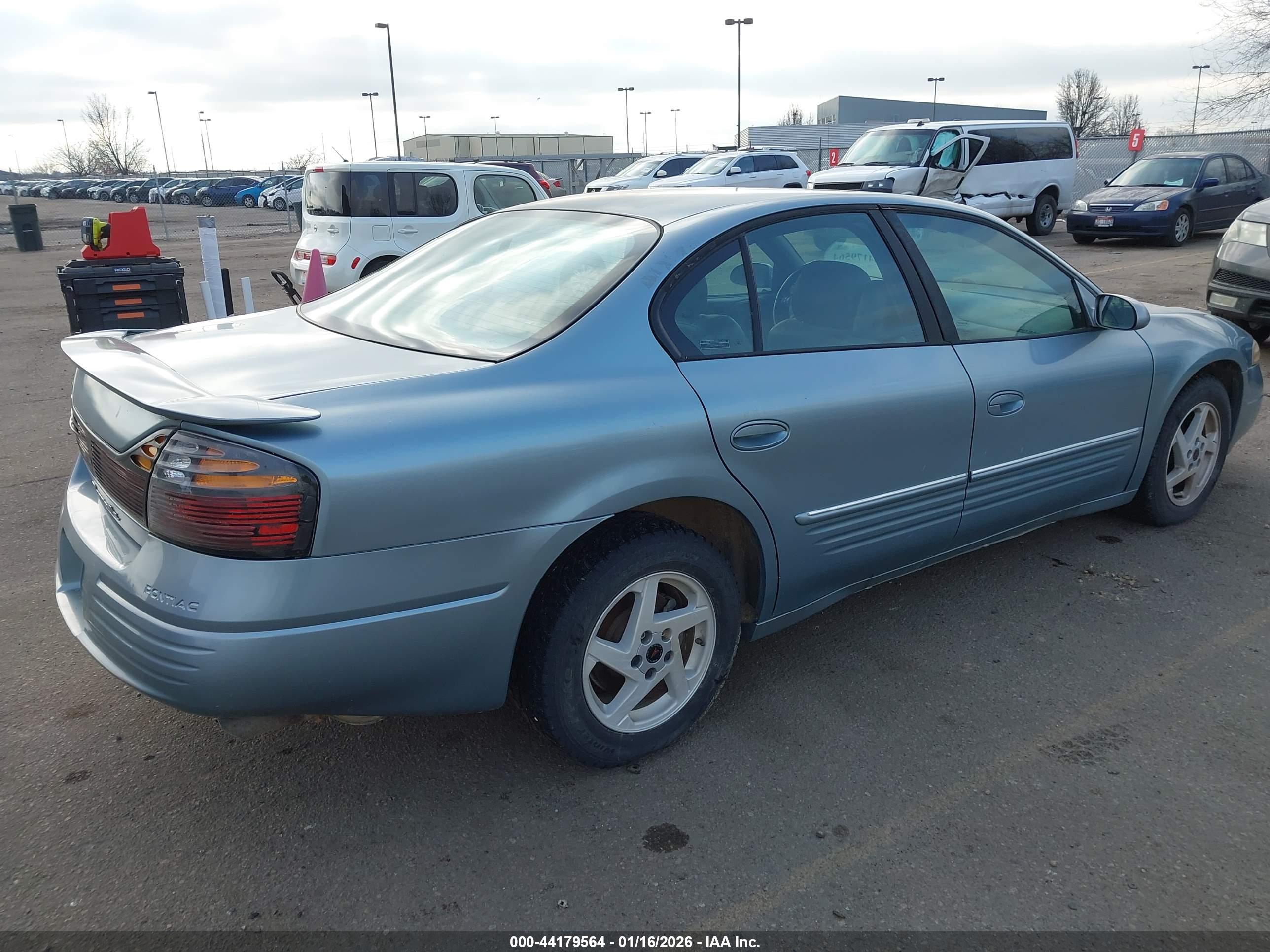 PONTIAC BONNEVILLE image 4