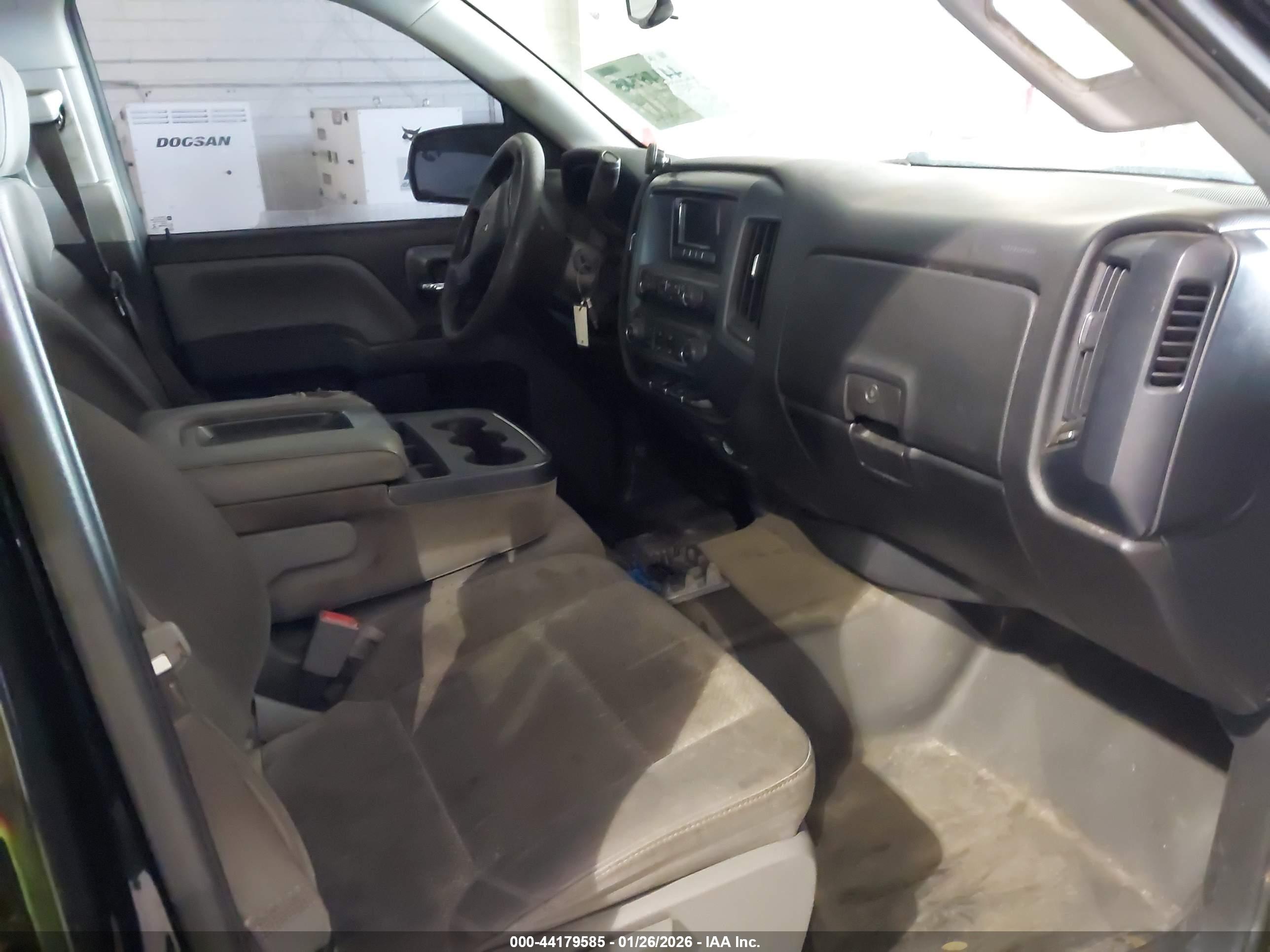 CHEVROLET SILVERADO image 5