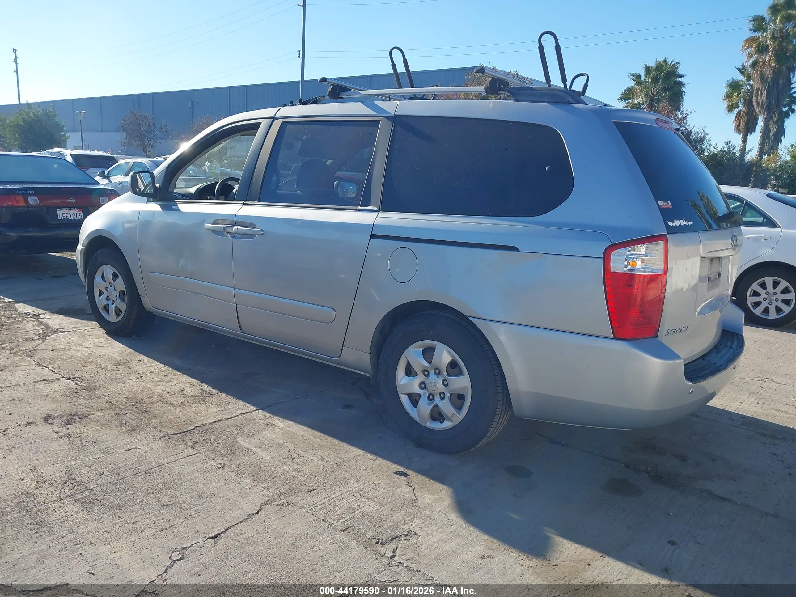 KIA SEDONA image 3