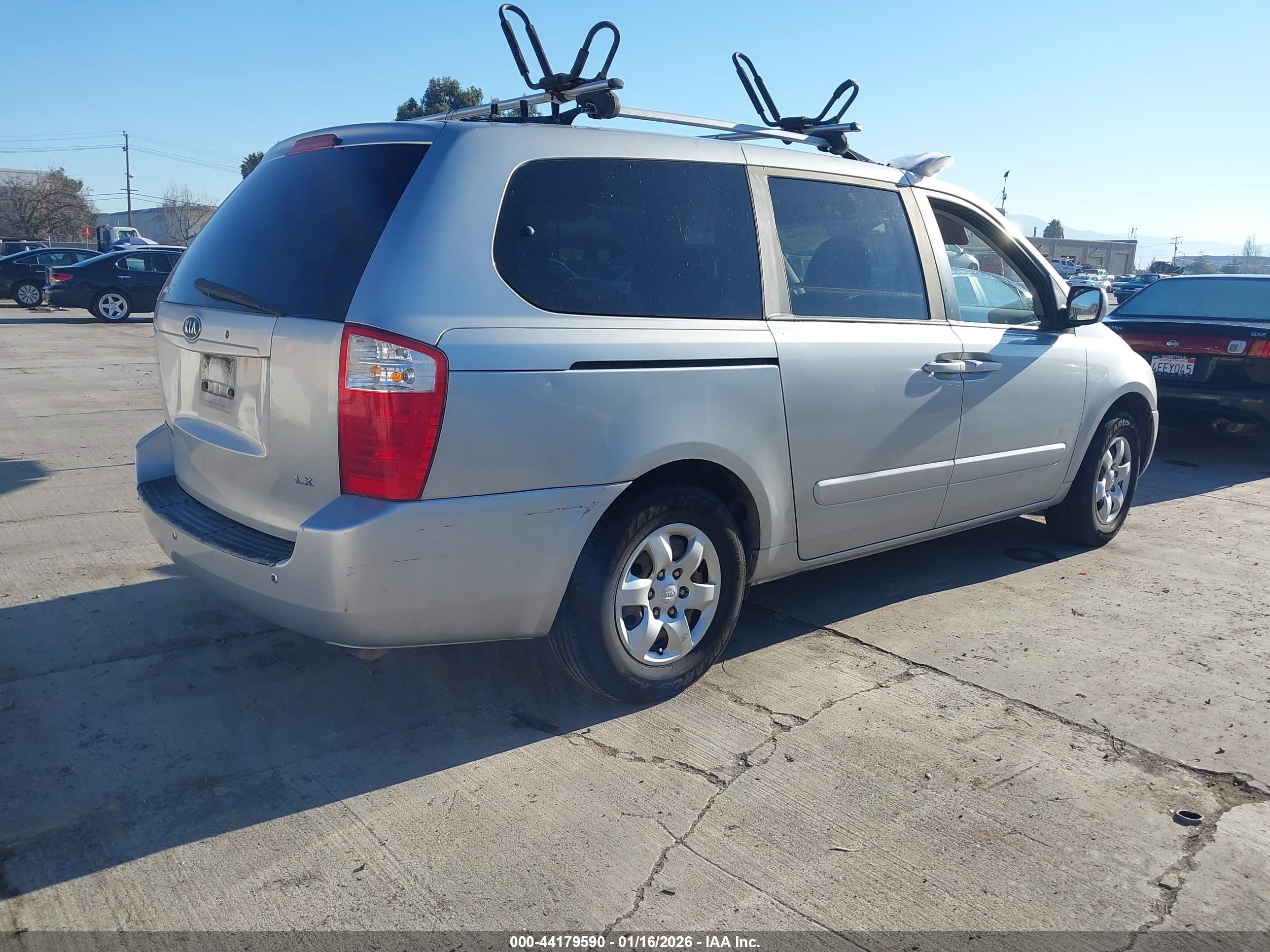 KIA SEDONA image 4