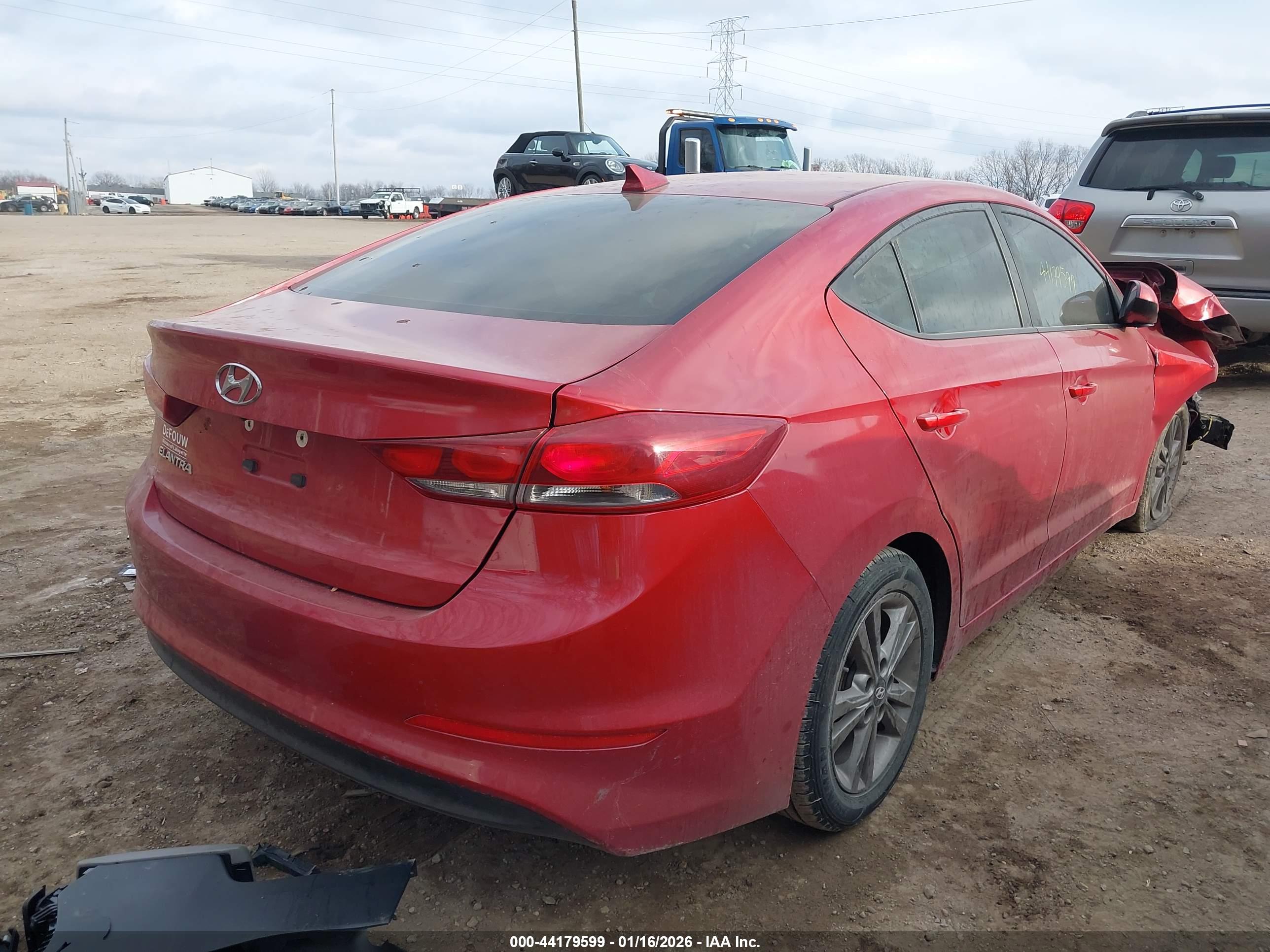 HYUNDAI ELANTRA image 4