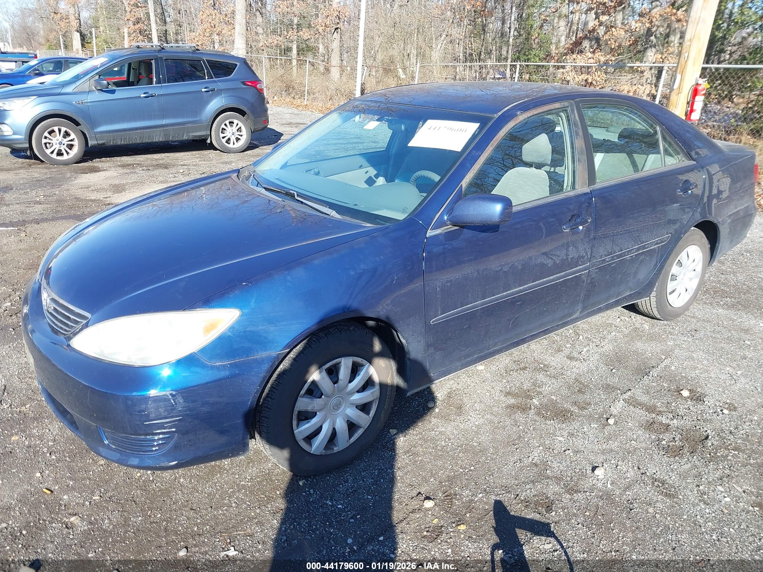 TOYOTA CAMRY image 2
