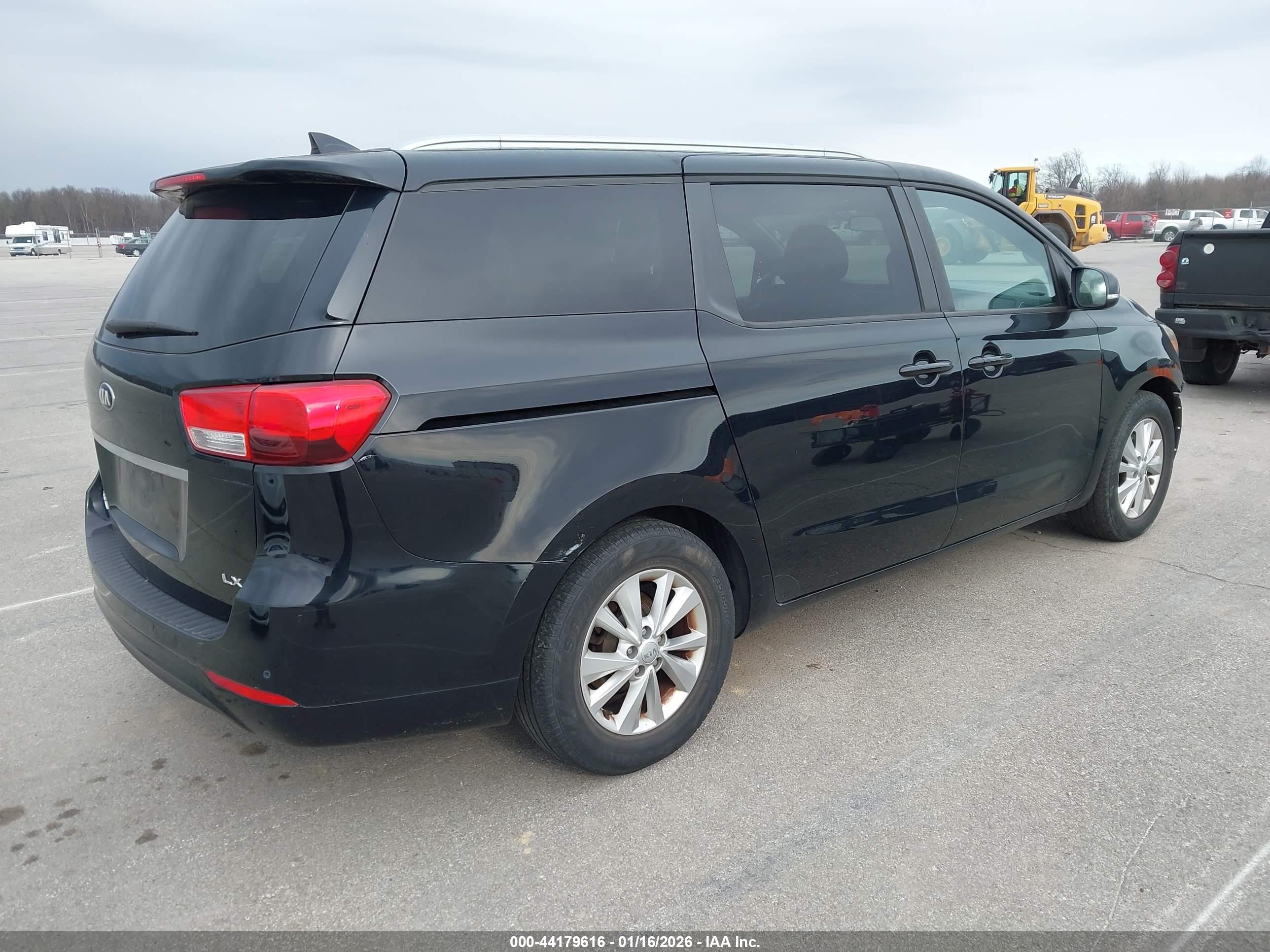 KIA SEDONA image 4