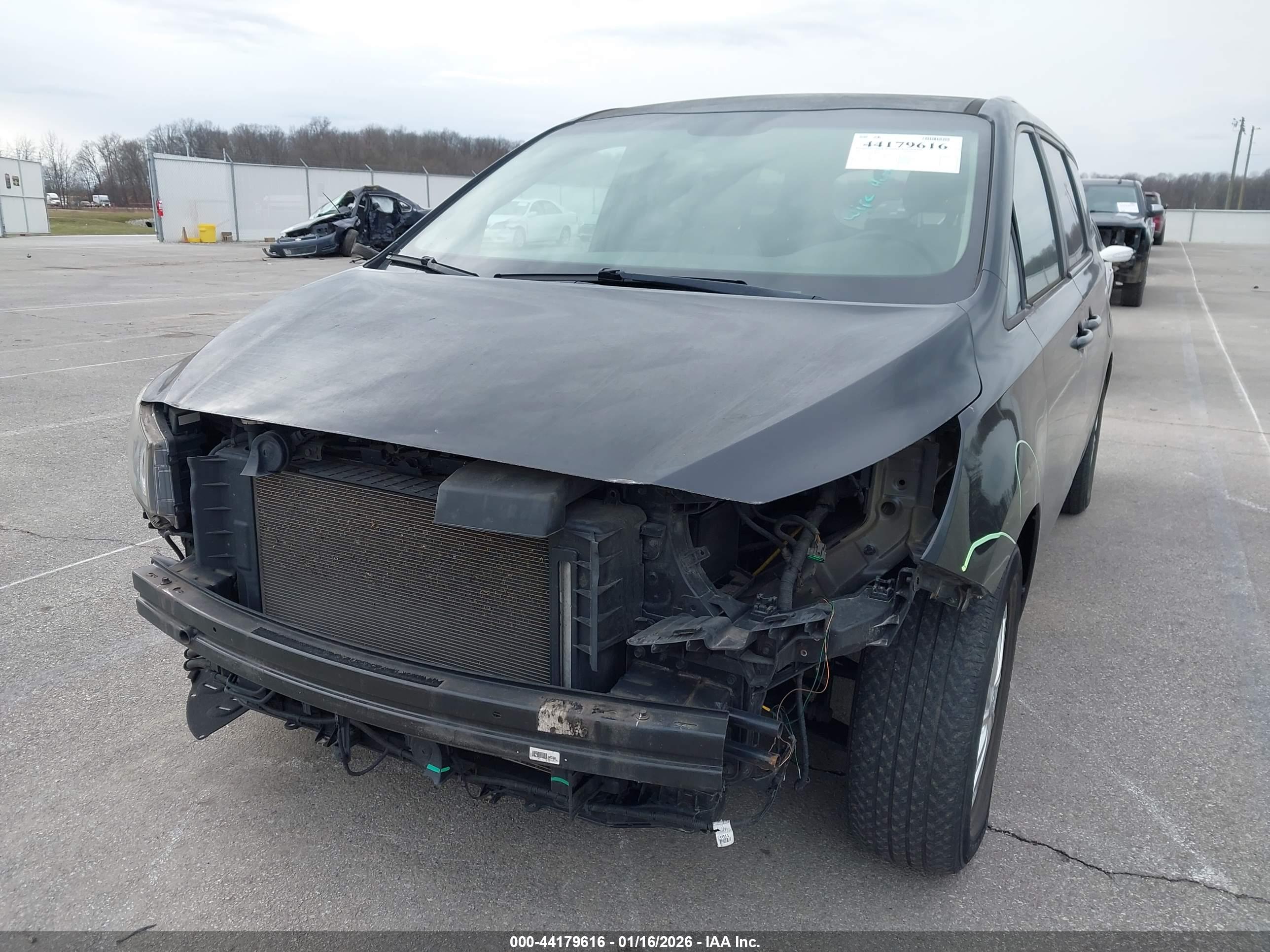 KIA SEDONA image 6