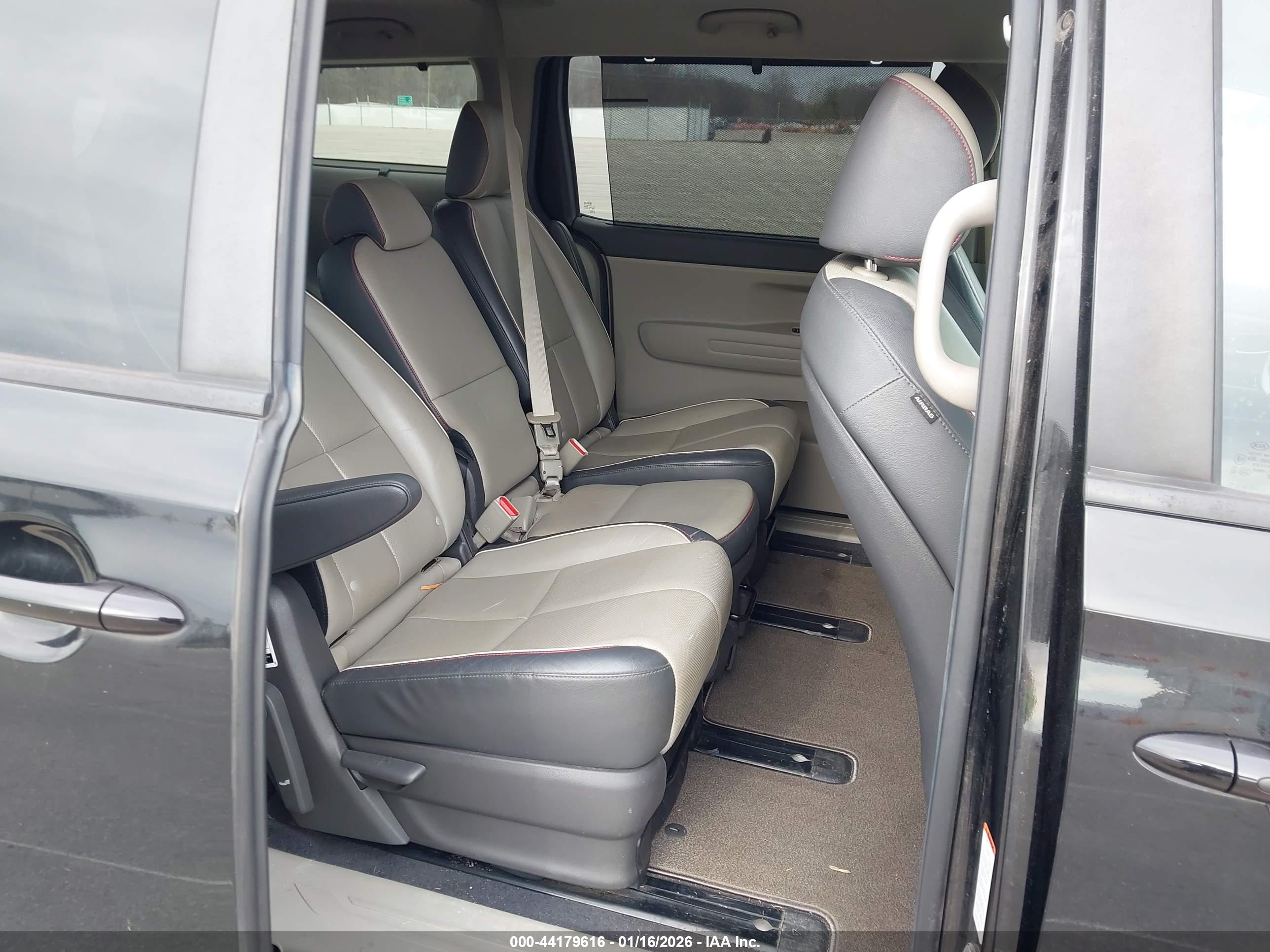 KIA SEDONA image 8