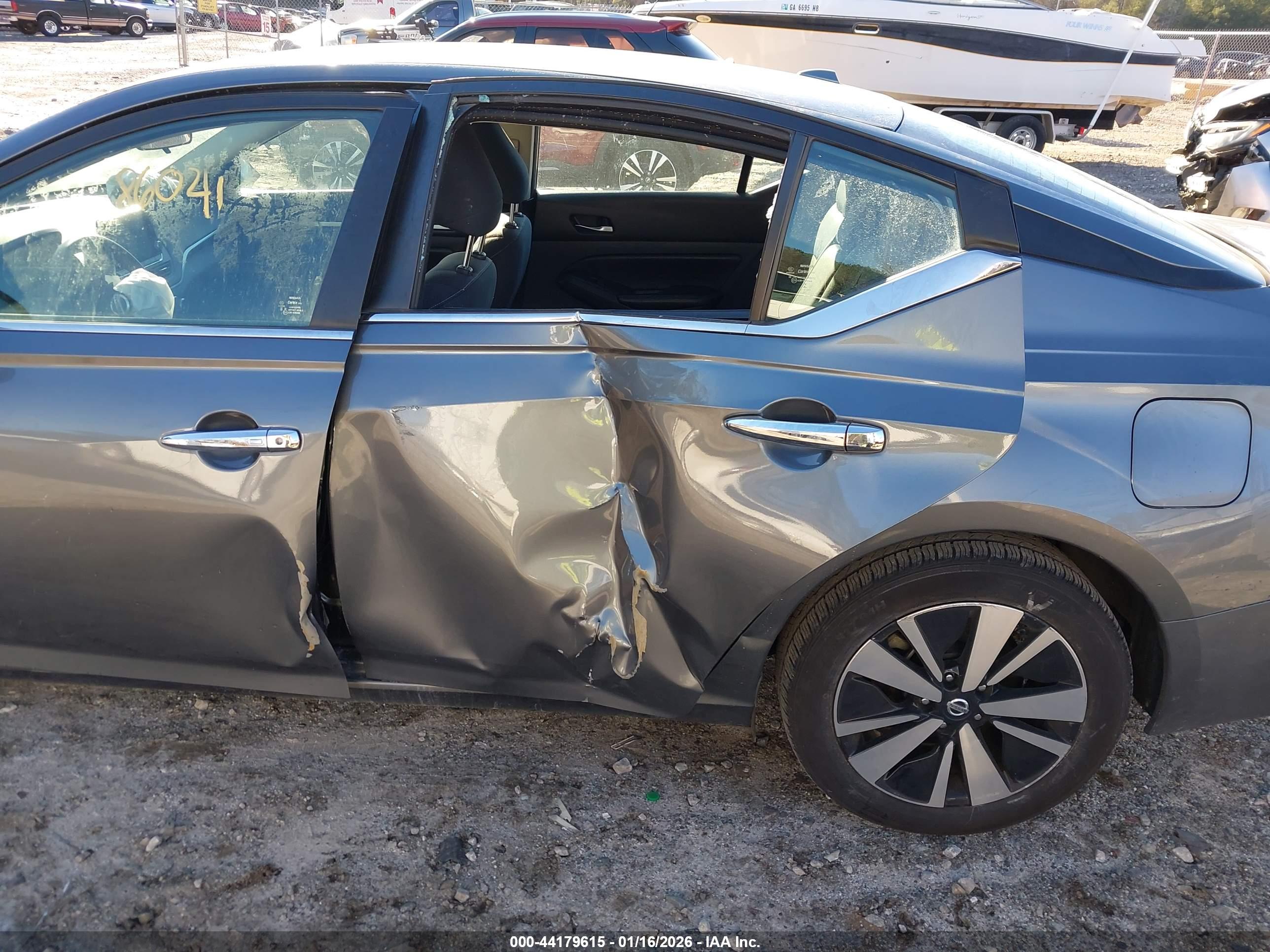 NISSAN ALTIMA image 6