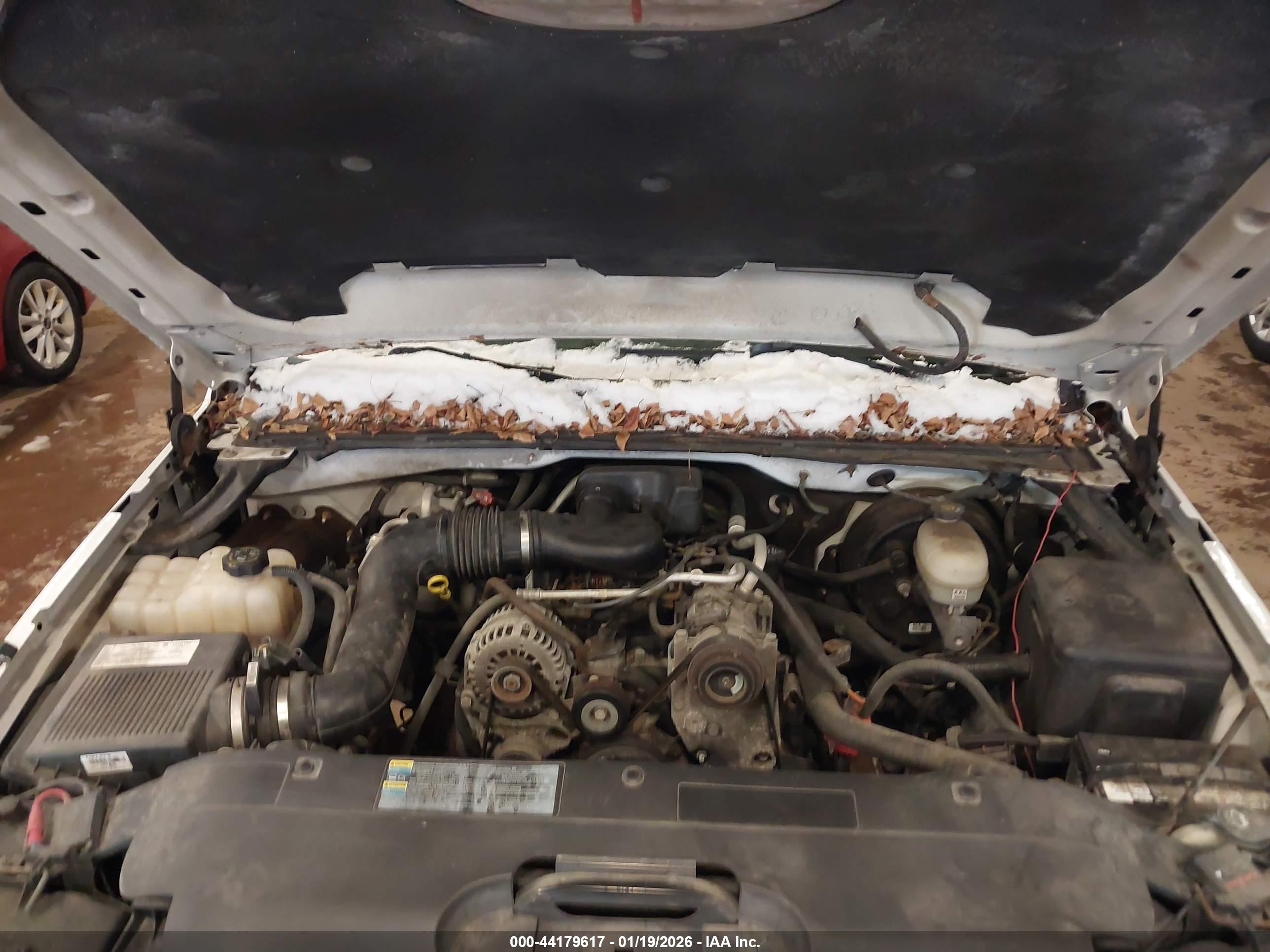 CHEVROLET SILVERADO image 10