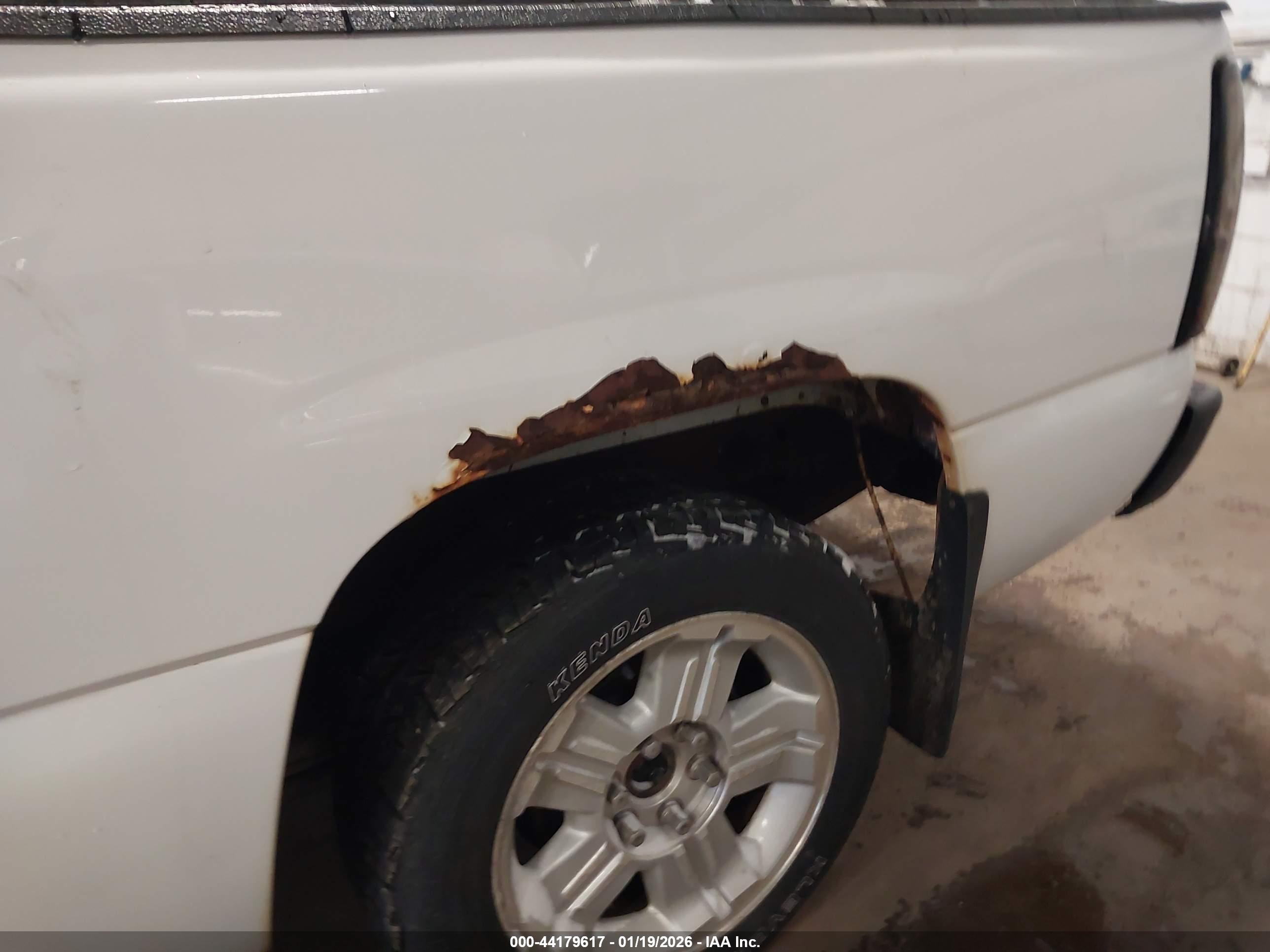 CHEVROLET SILVERADO image 6