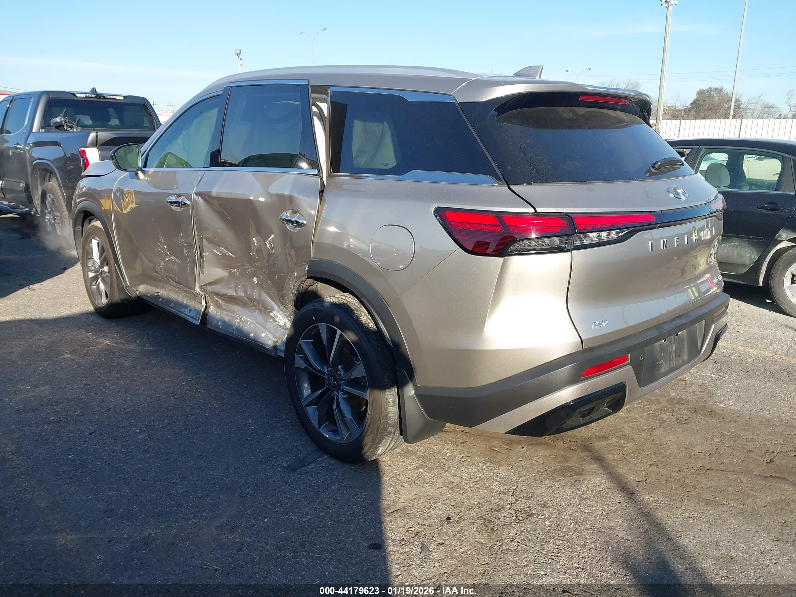 INFINITI QX60 image 3