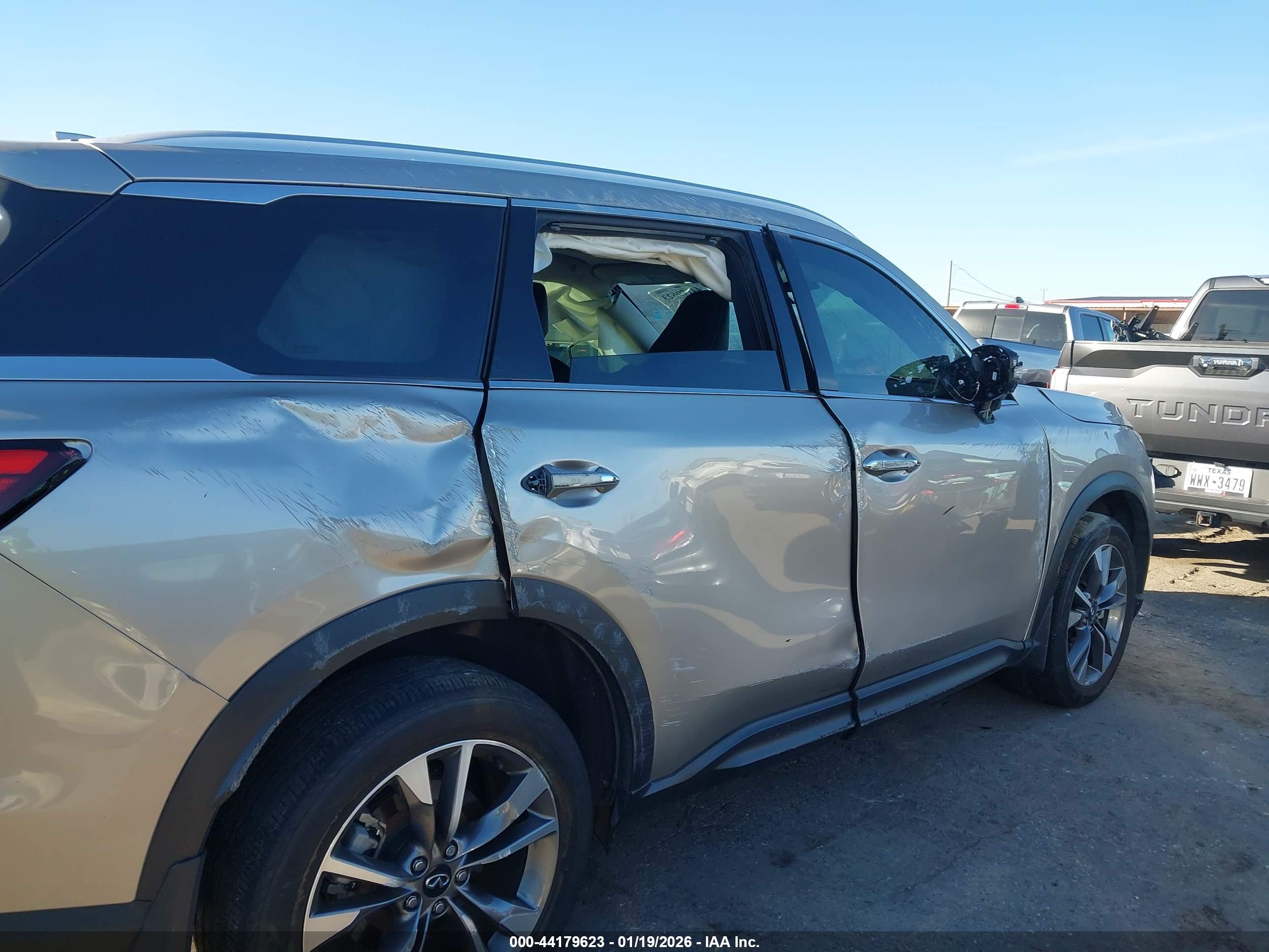 INFINITI QX60 image 6