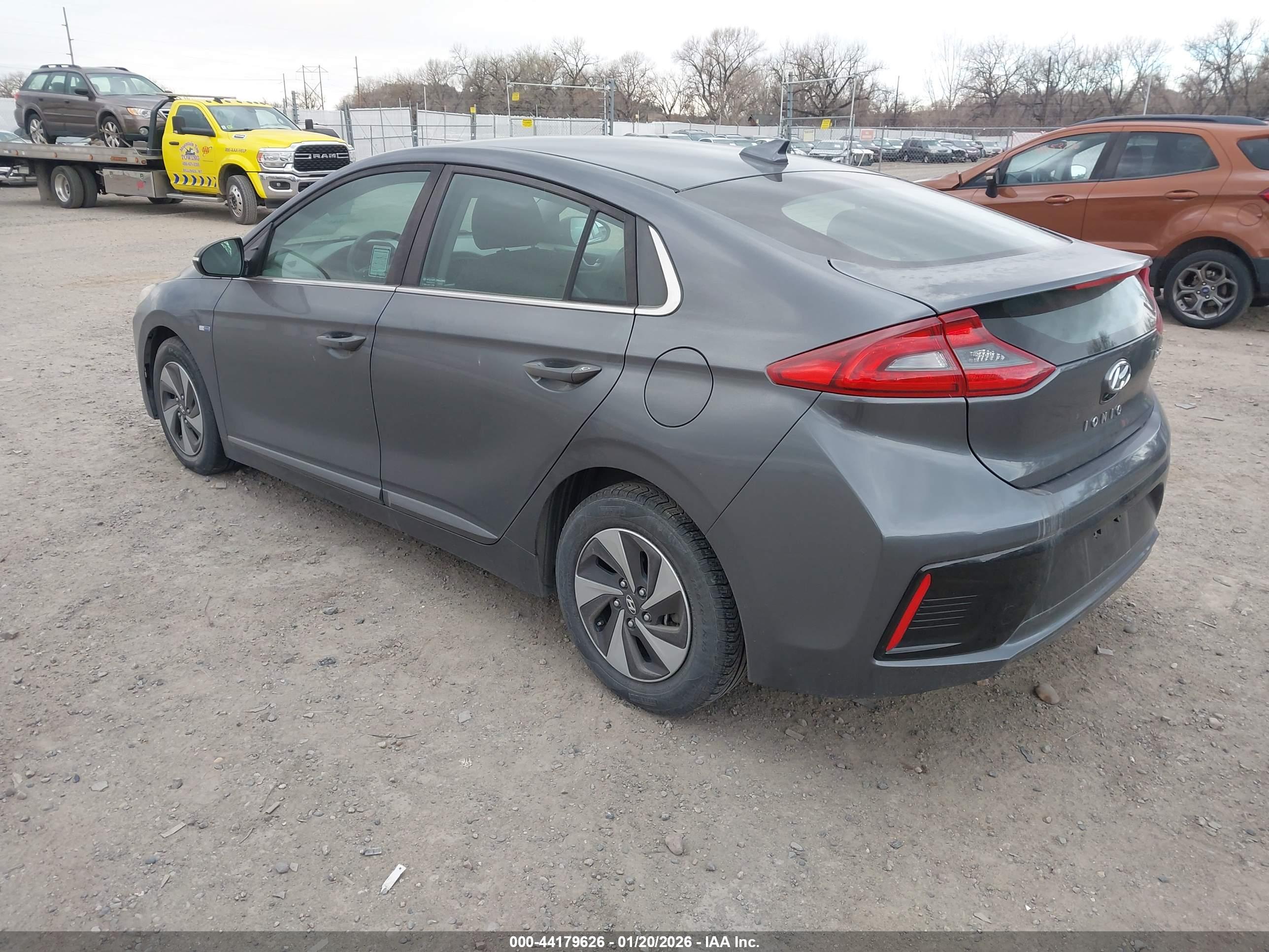 HYUNDAI IONIQ image 3
