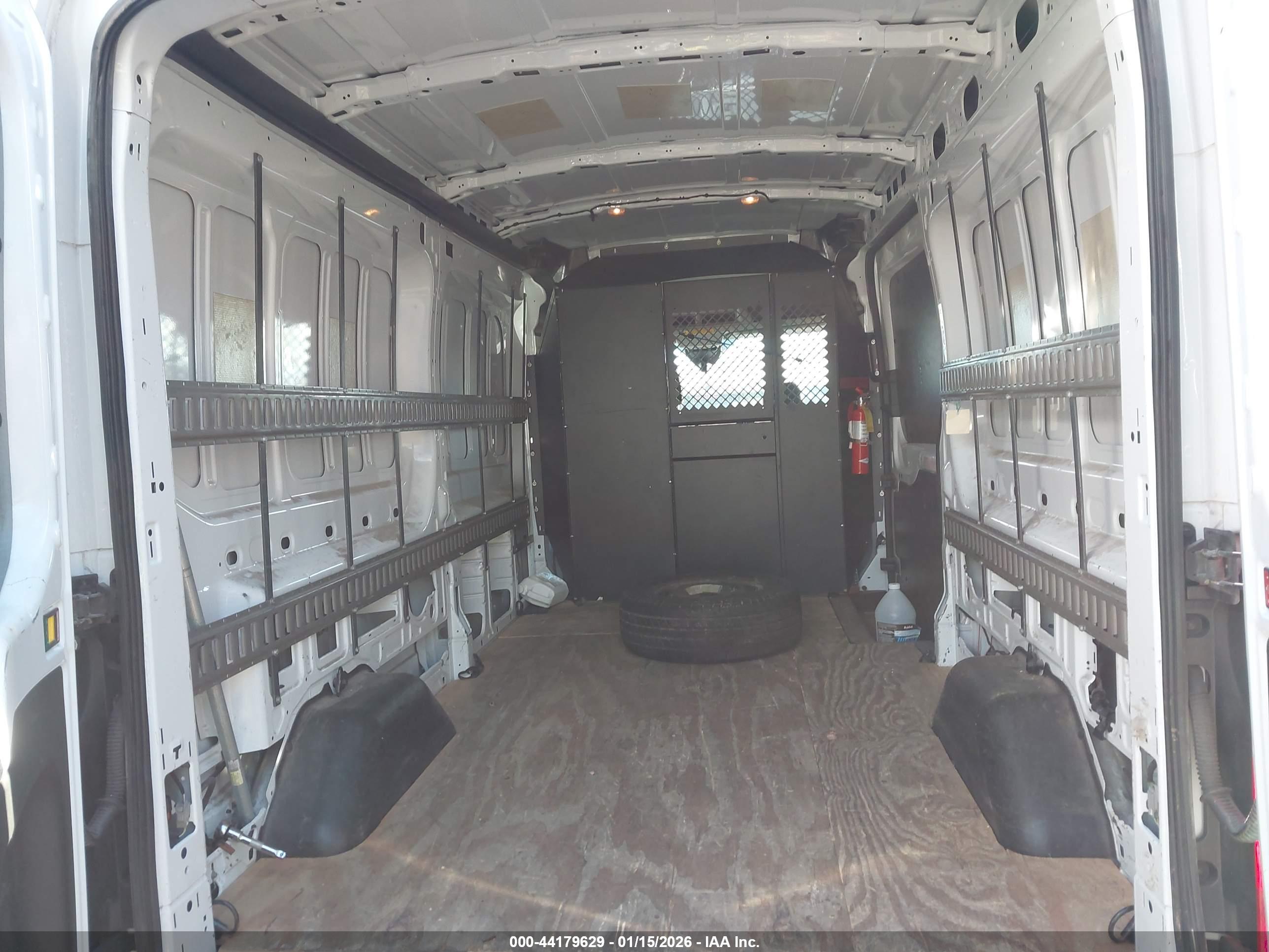 FORD TRANSIT-250 image 8