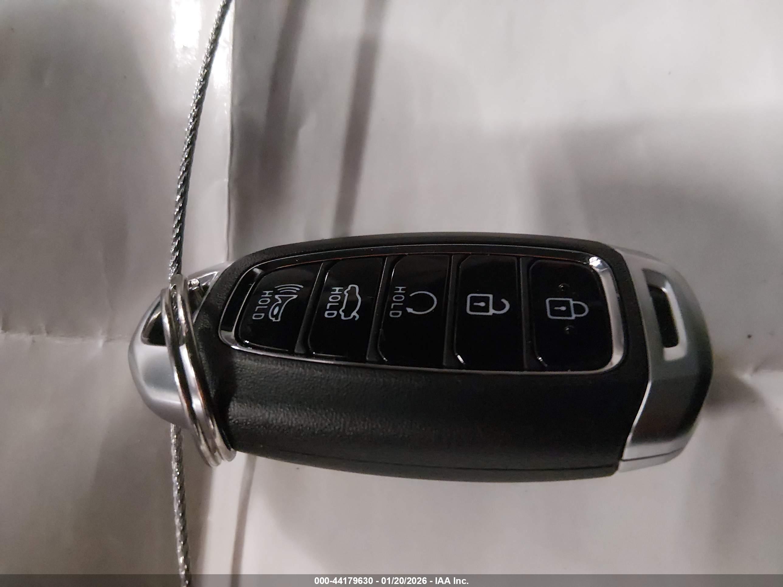 HYUNDAI ELANTRA image 11