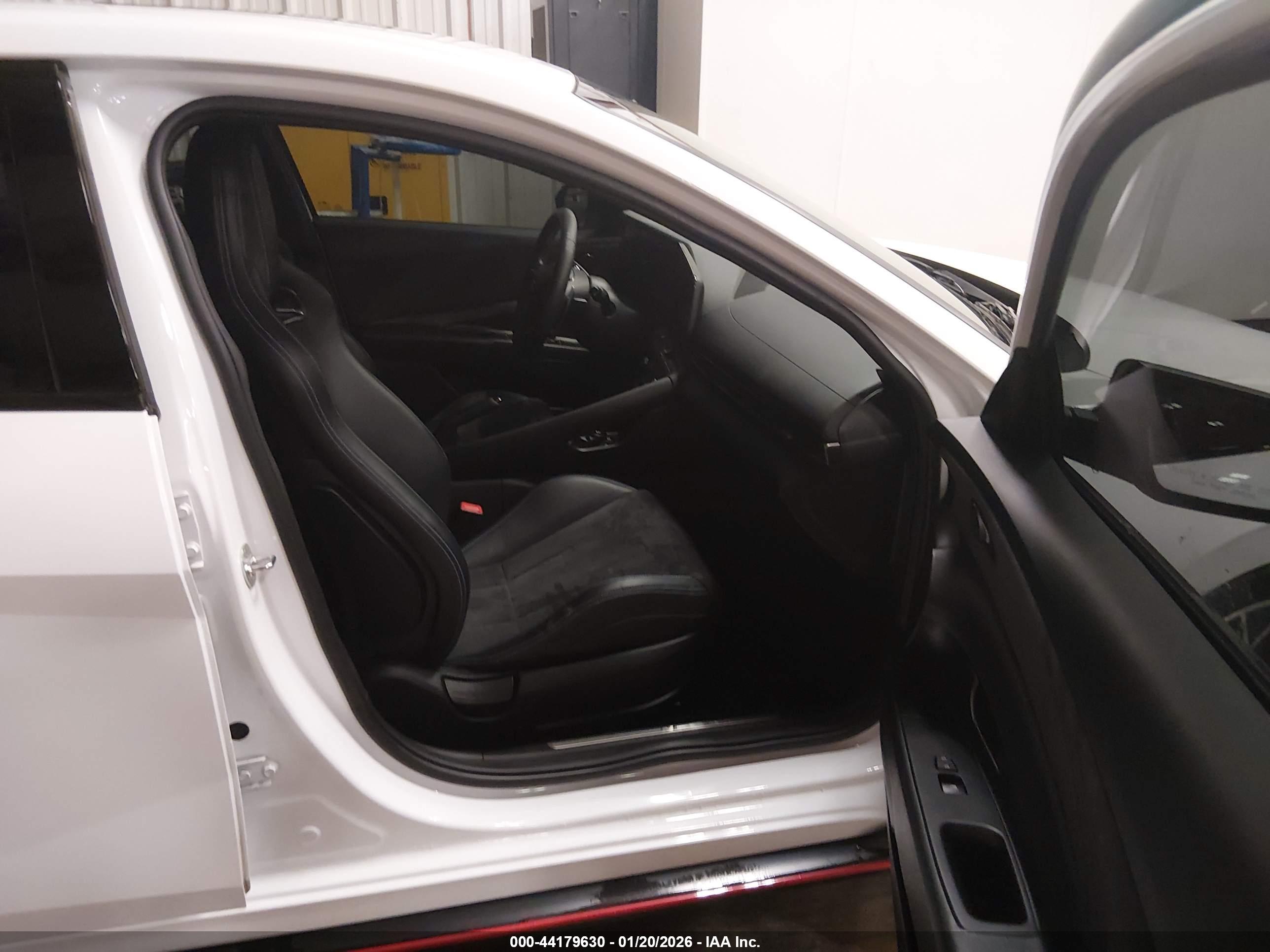 HYUNDAI ELANTRA image 5