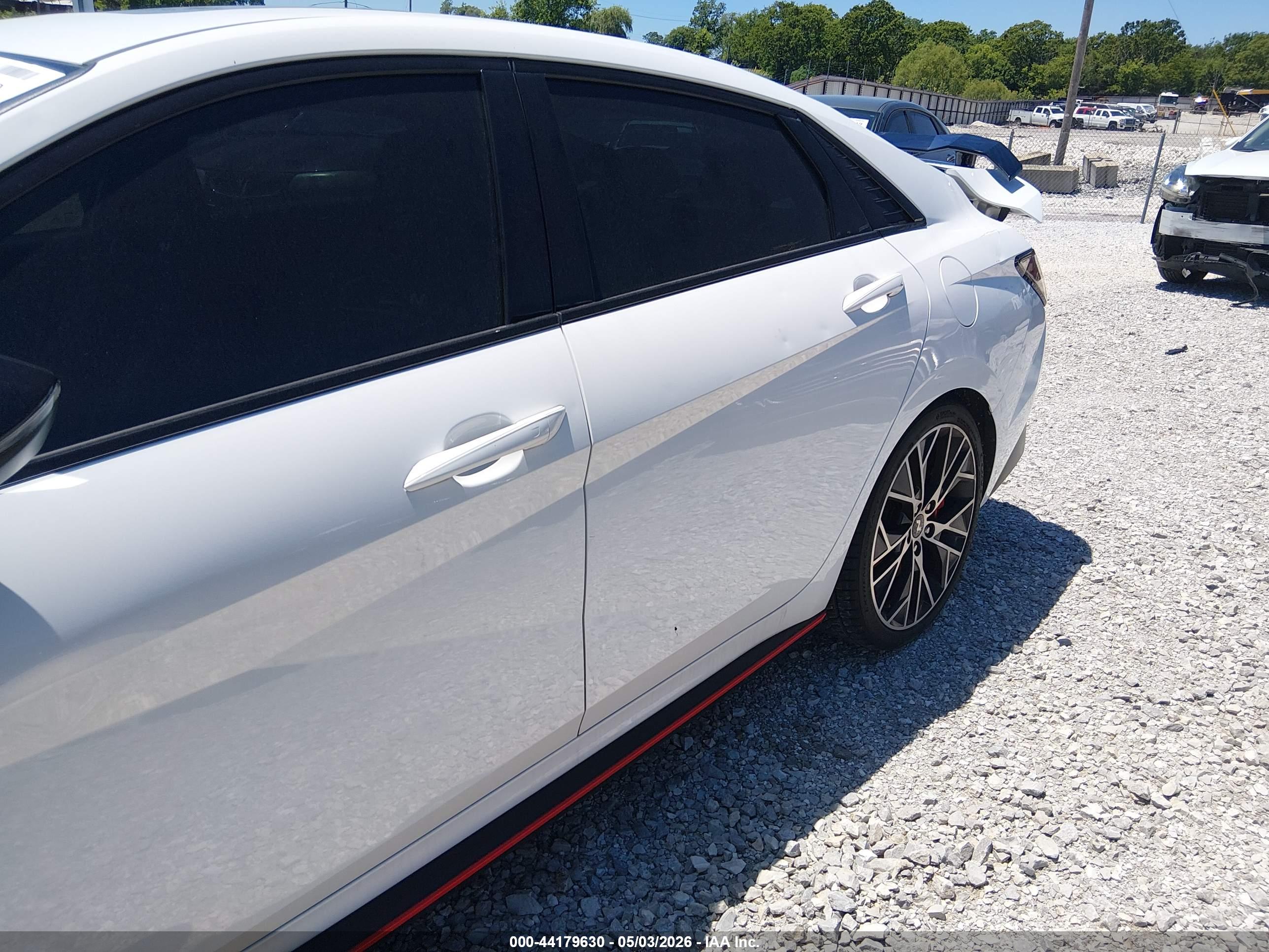 HYUNDAI ELANTRA image 6