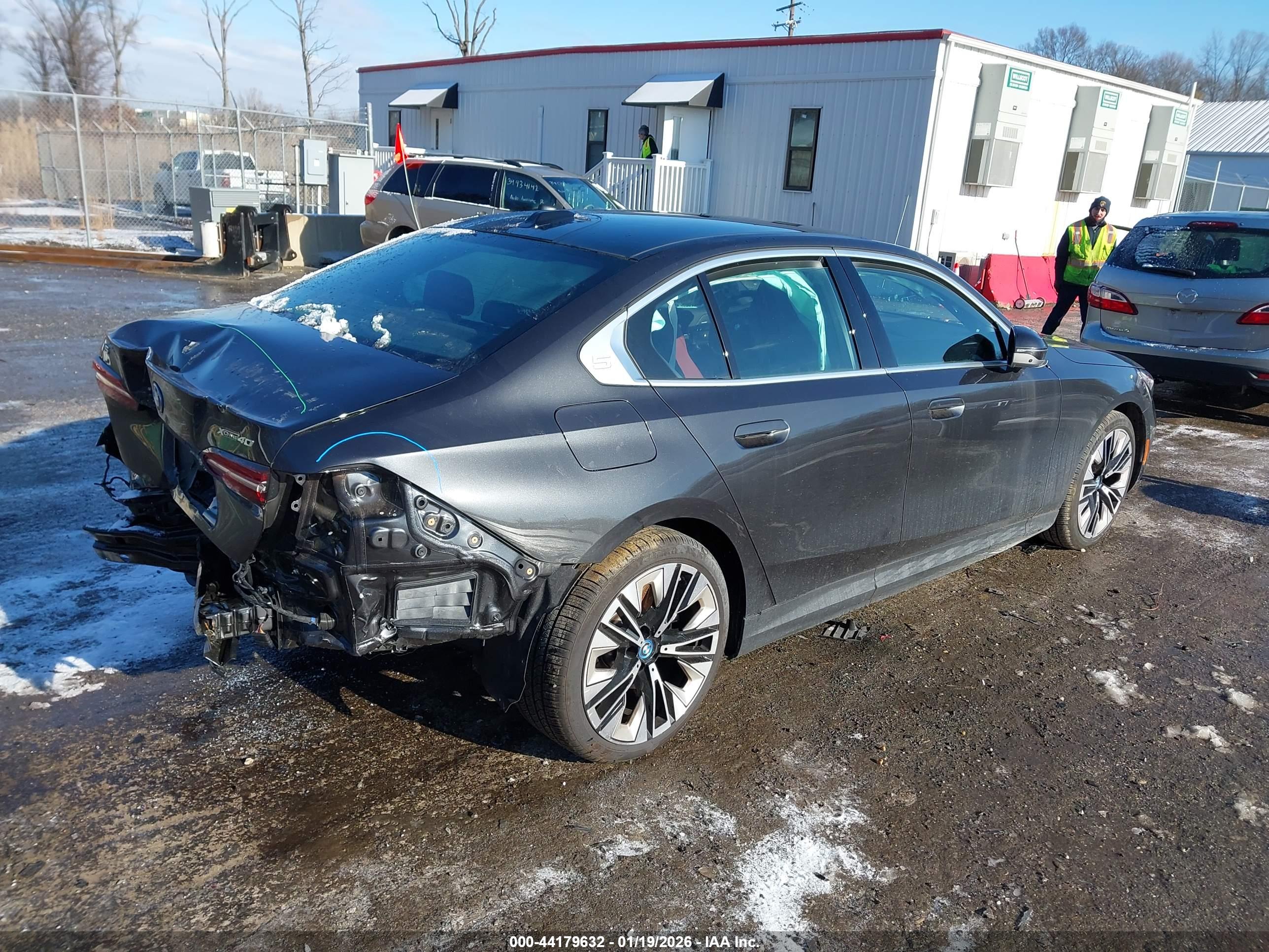 BMW I5 image 4