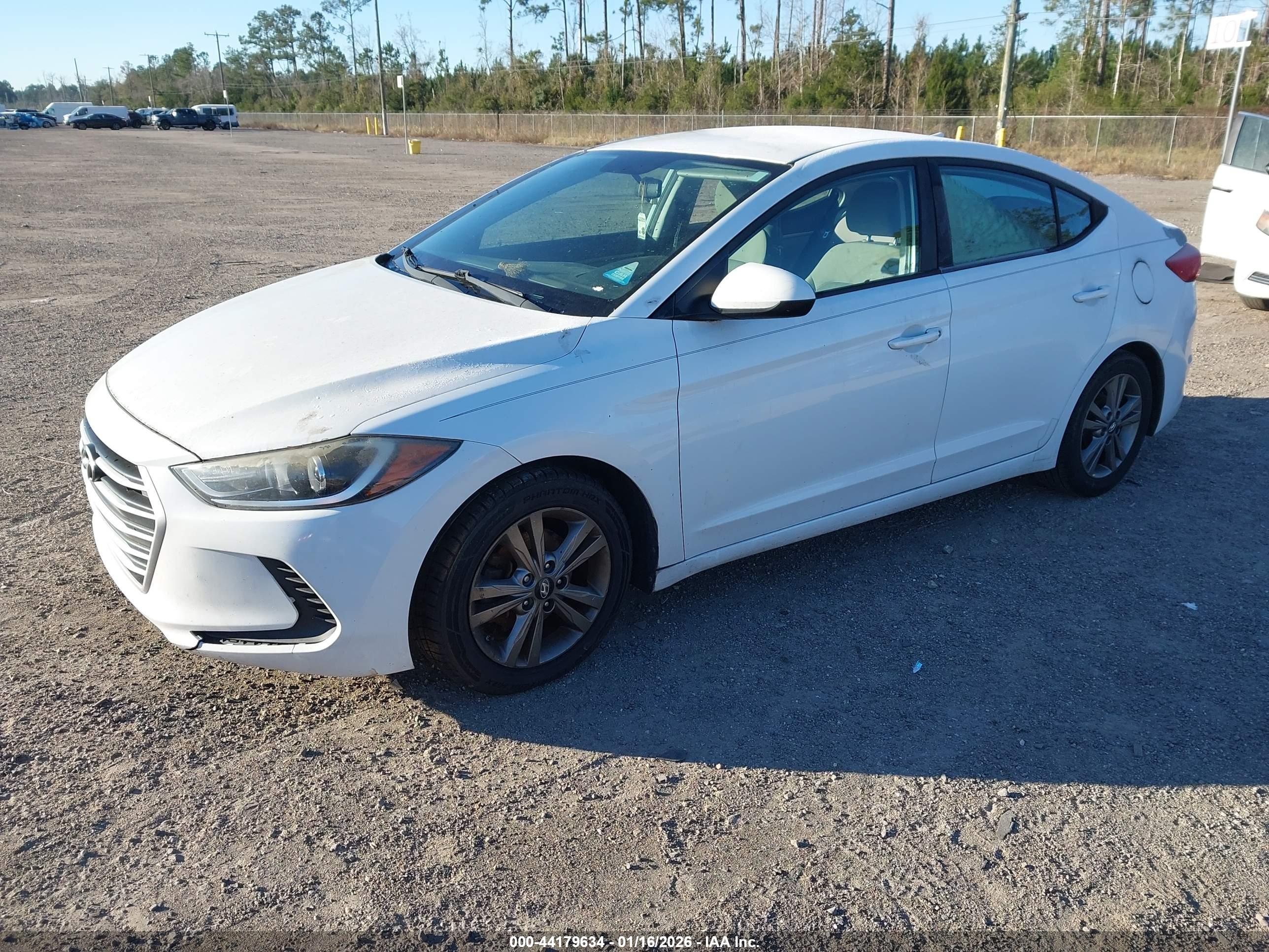 HYUNDAI ELANTRA image 2