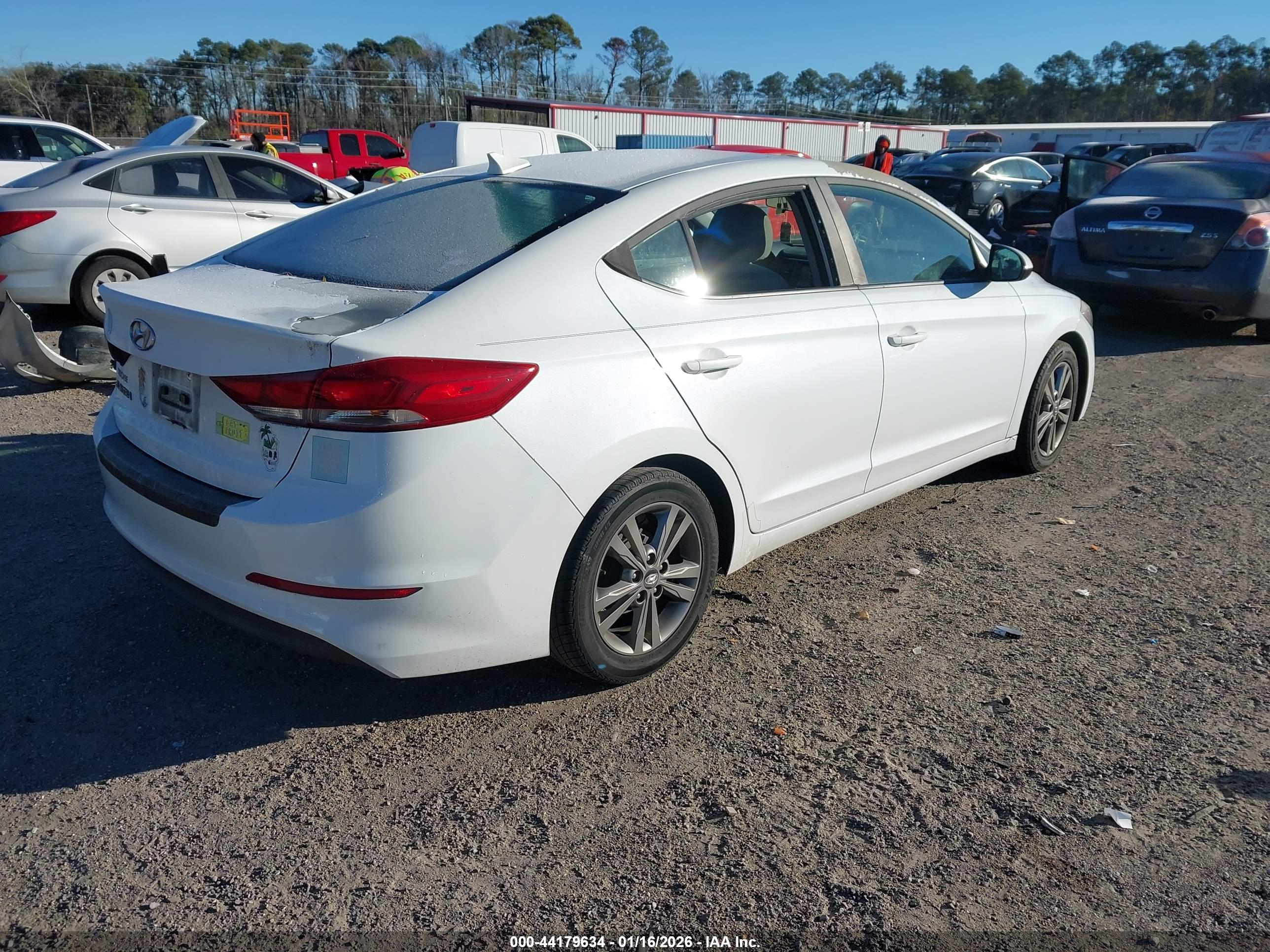 HYUNDAI ELANTRA image 4