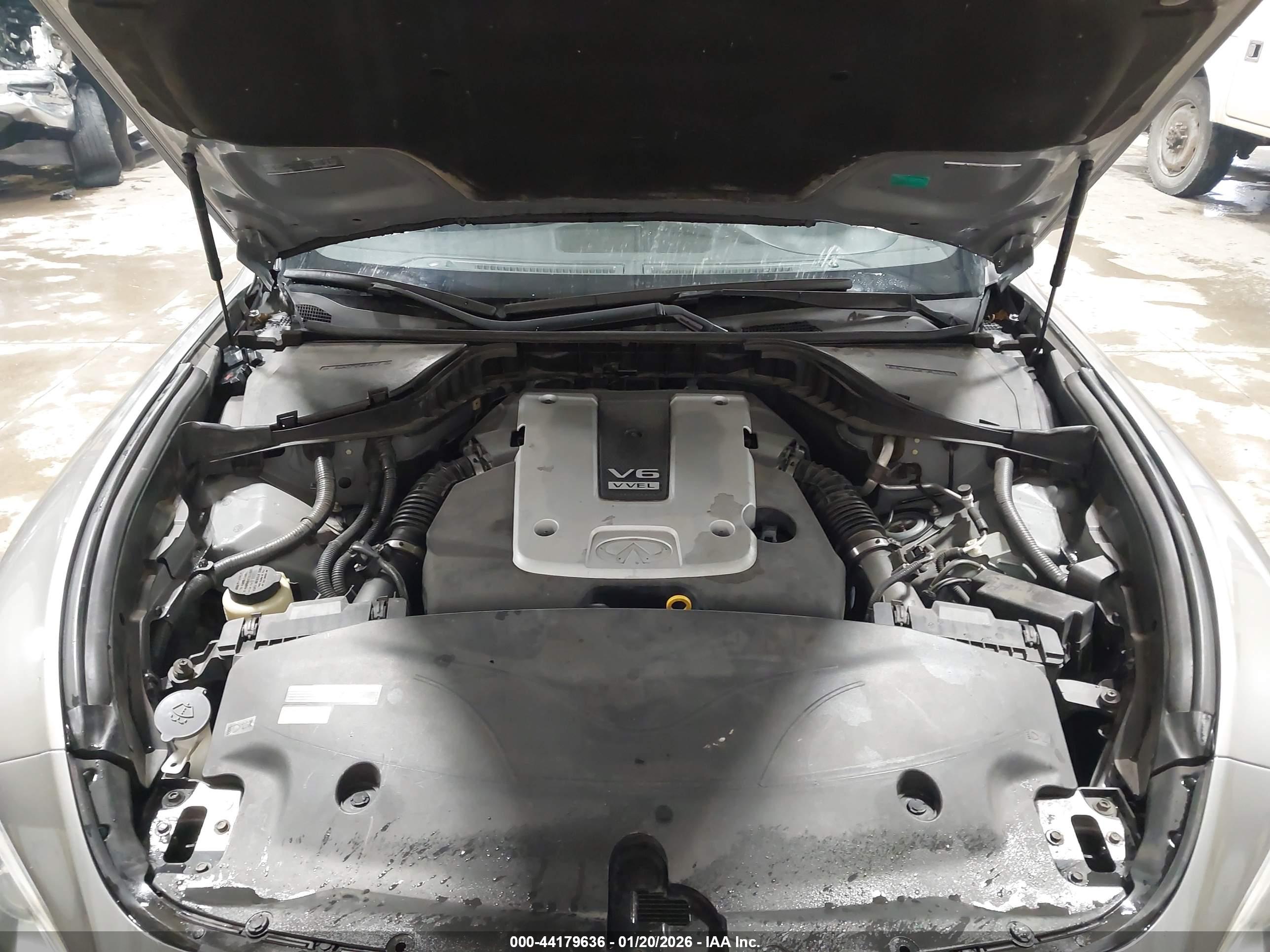 INFINITI M37 image 10