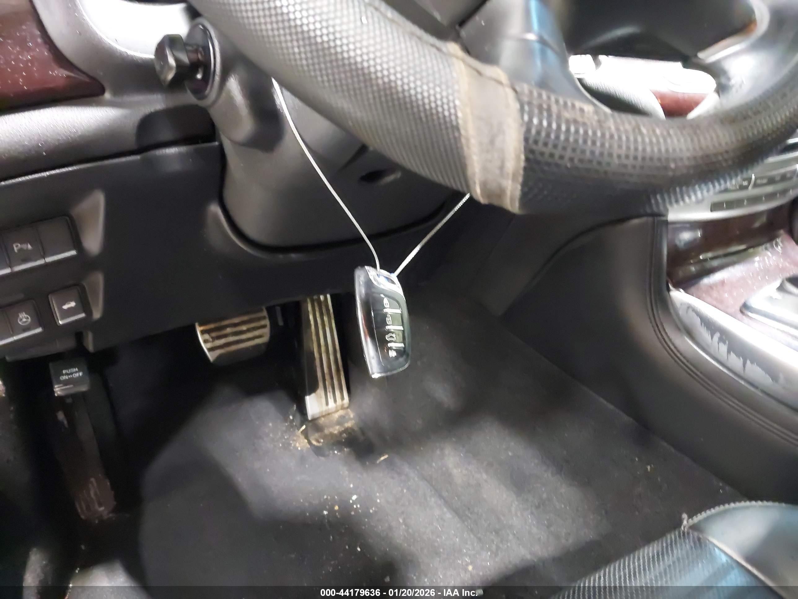 INFINITI M37 image 11
