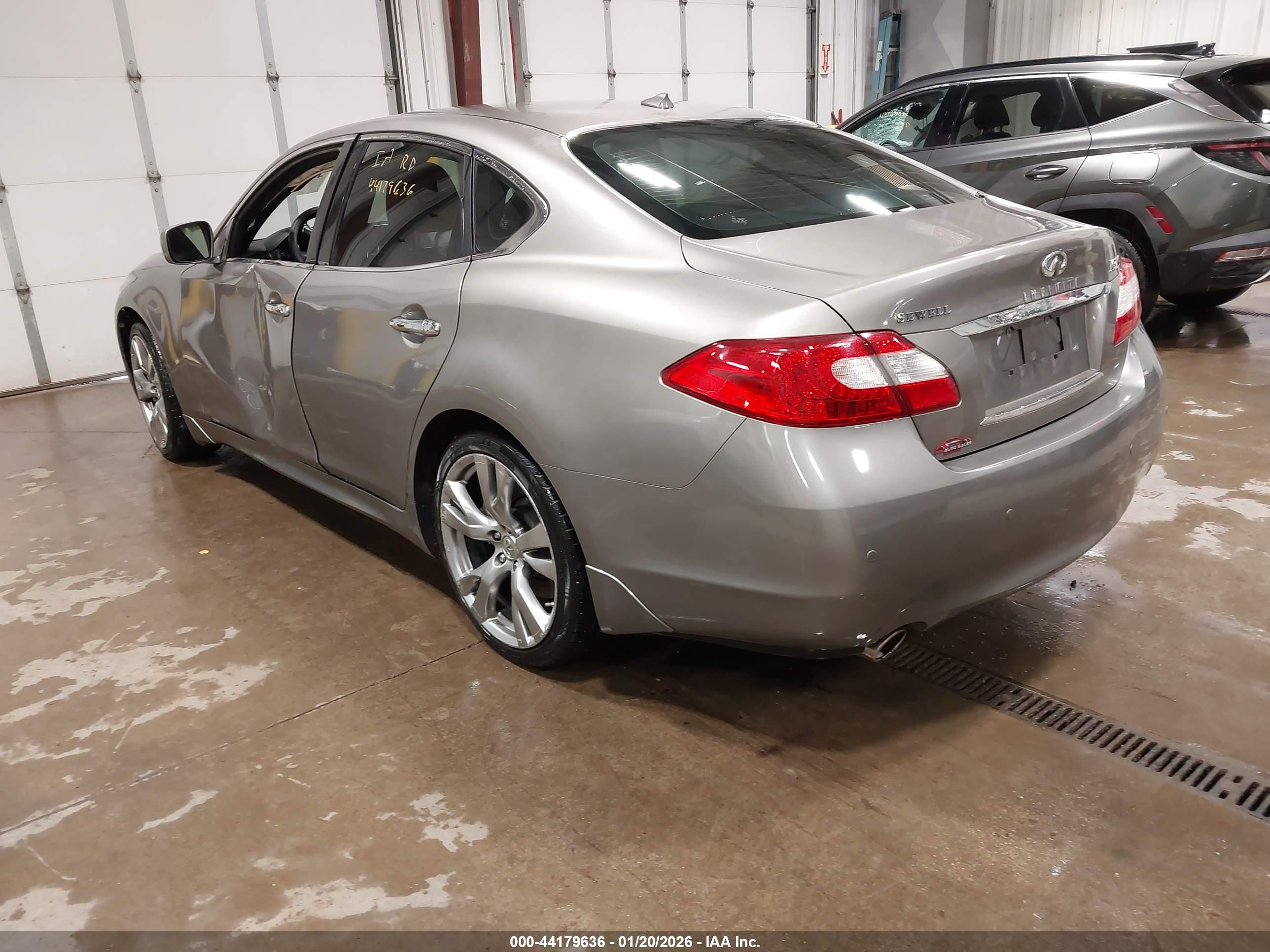 INFINITI M37 image 3