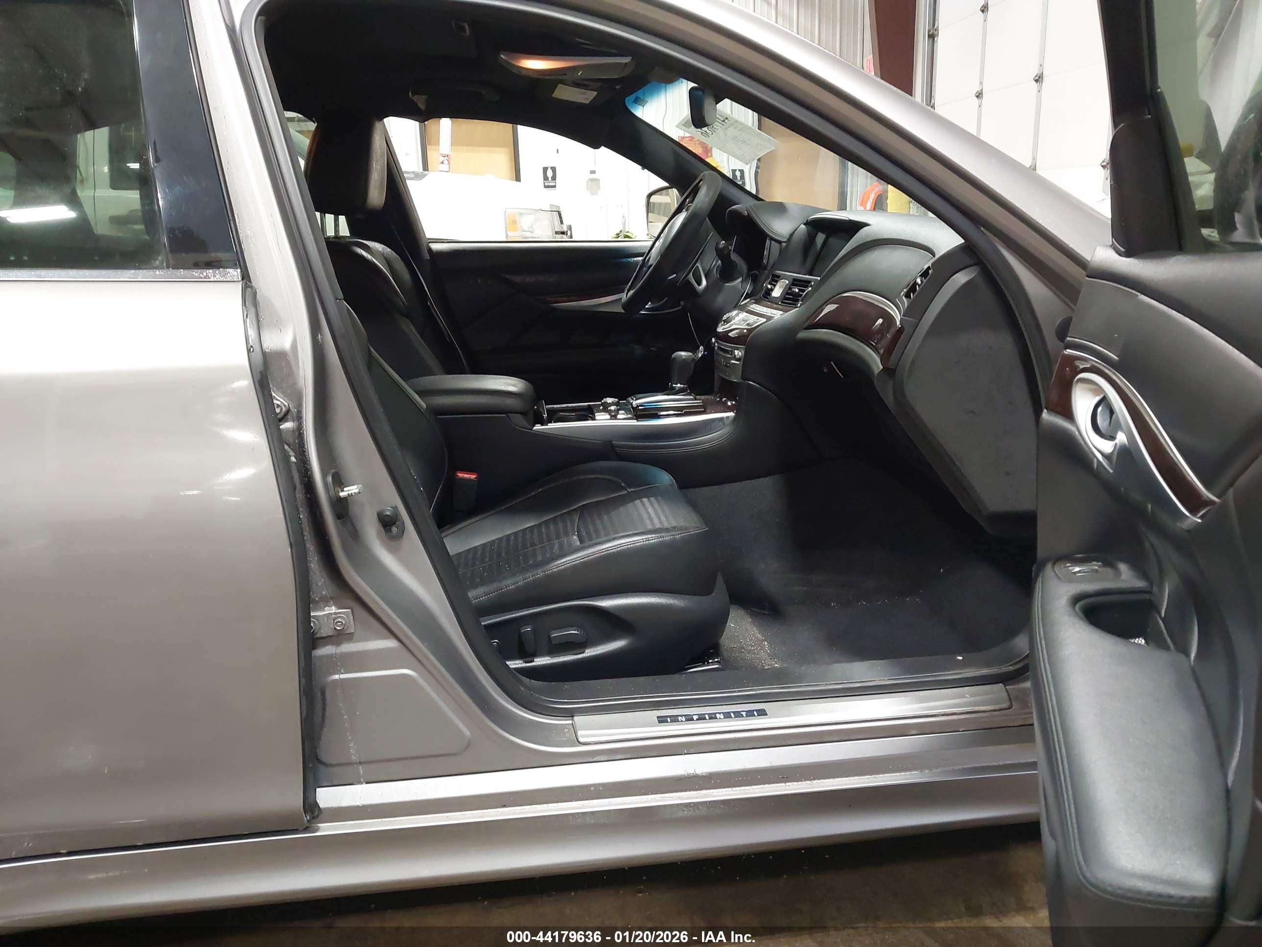 INFINITI M37 image 5