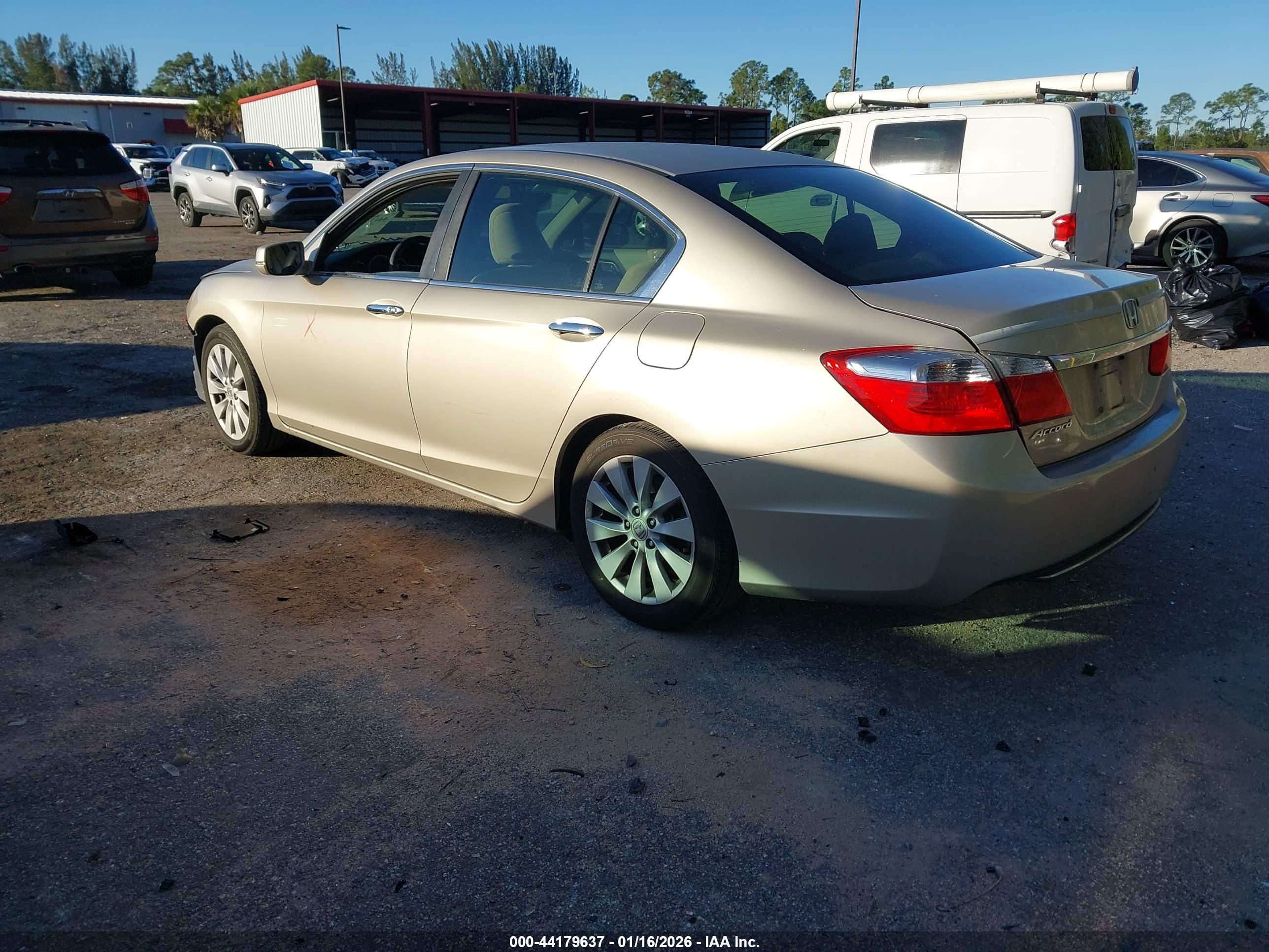 HONDA ACCORD image 3