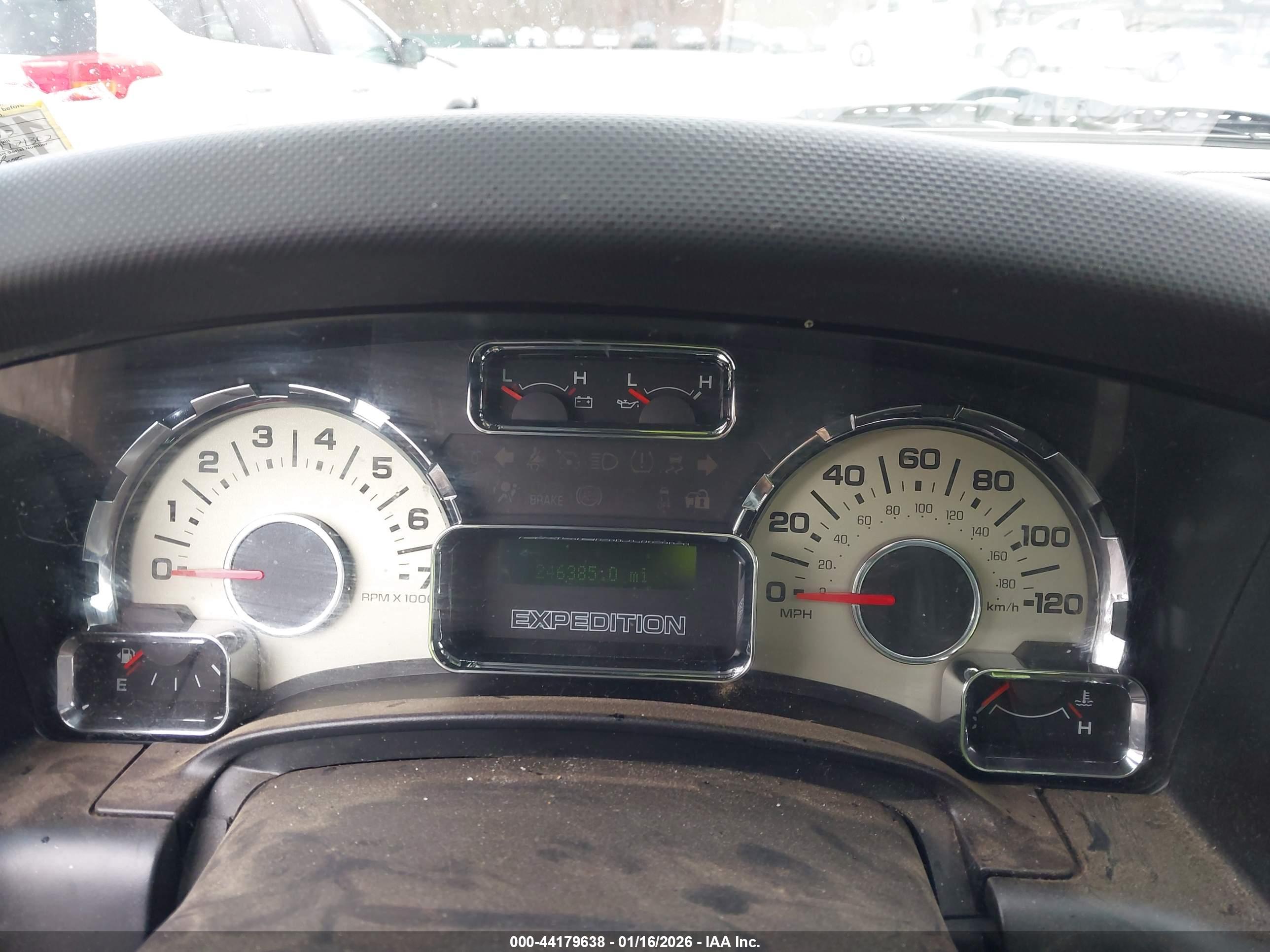 FORD EXPEDITION image 7