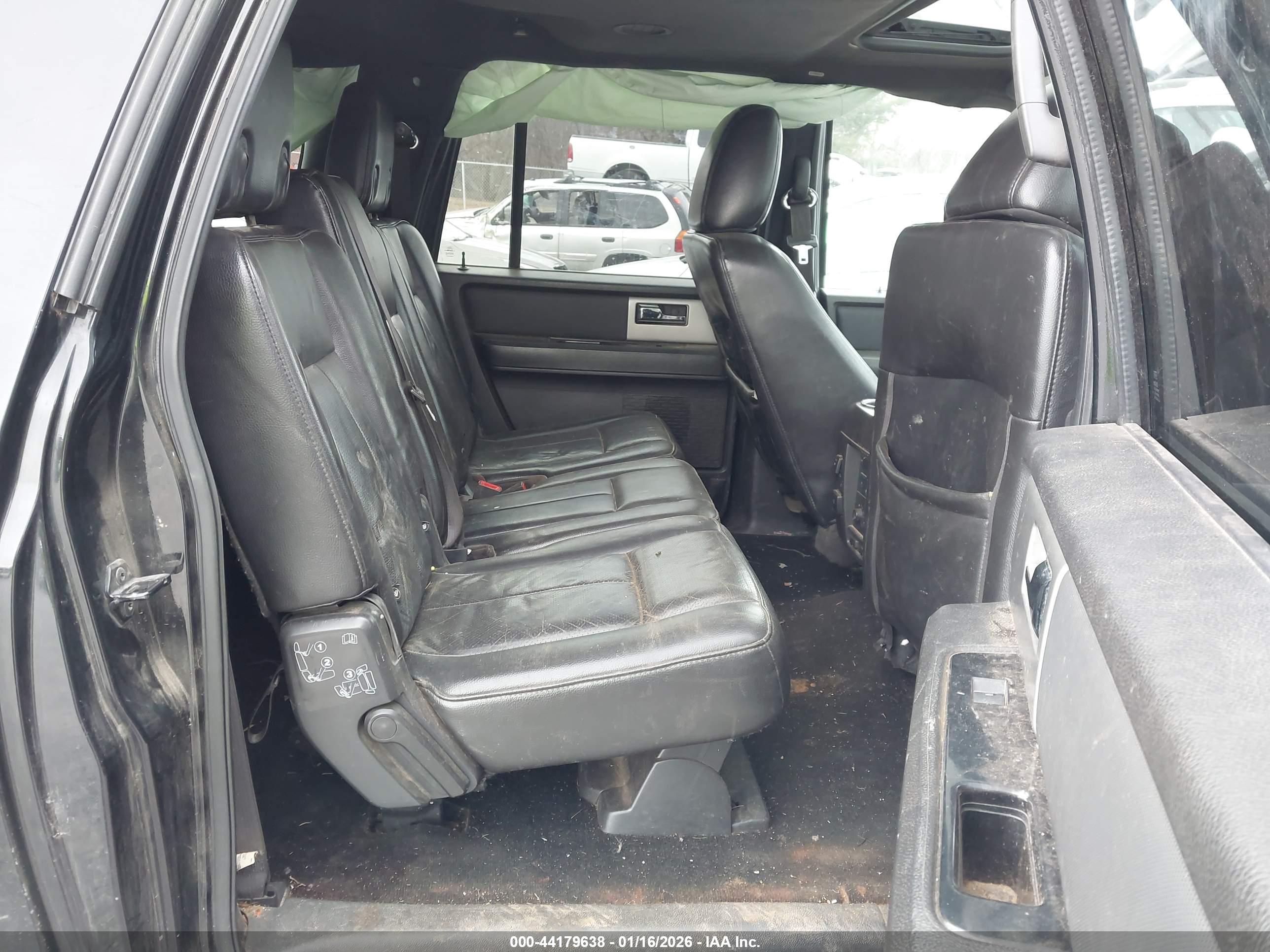 FORD EXPEDITION image 8