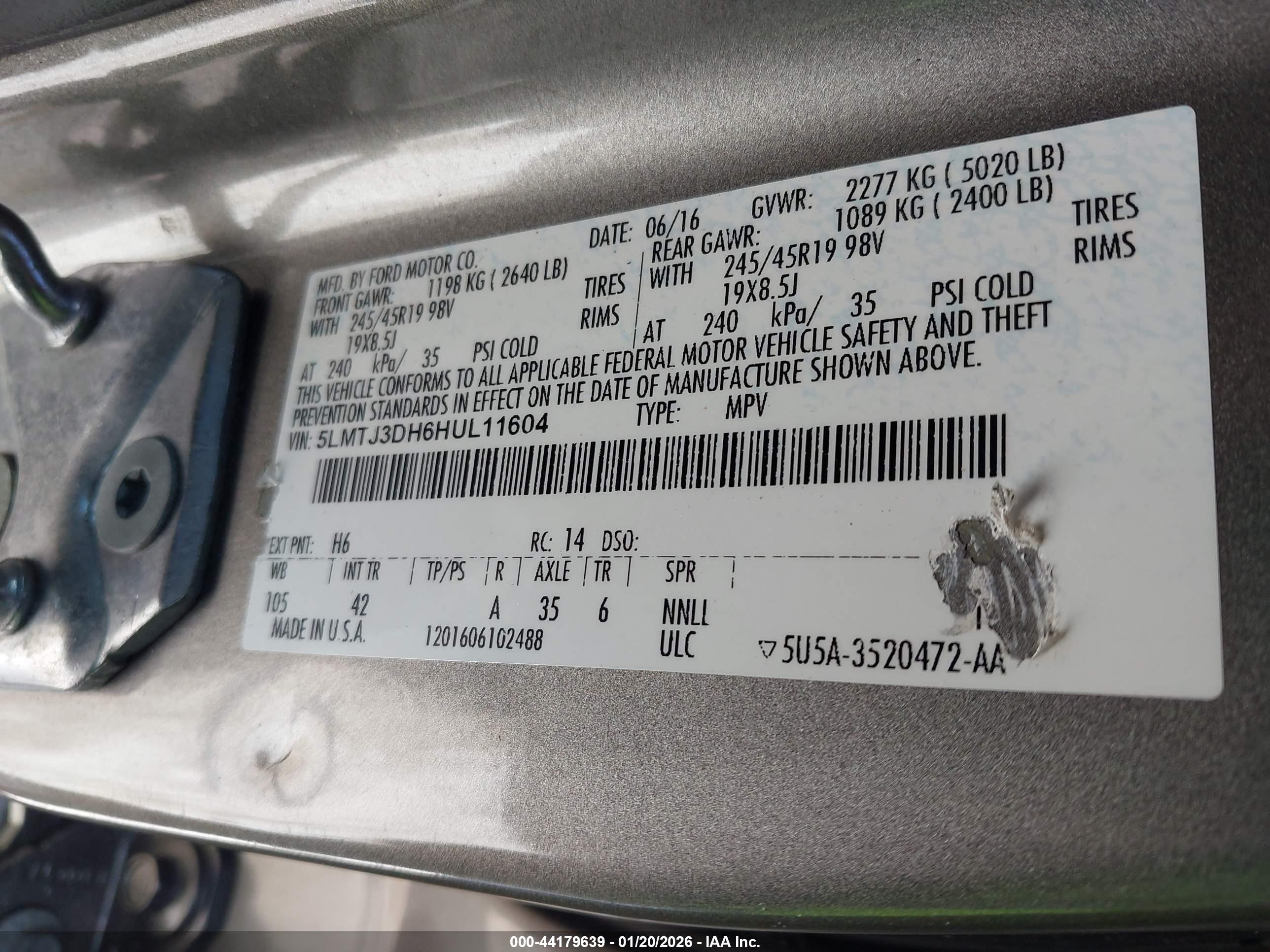 LINCOLN MKC image 9