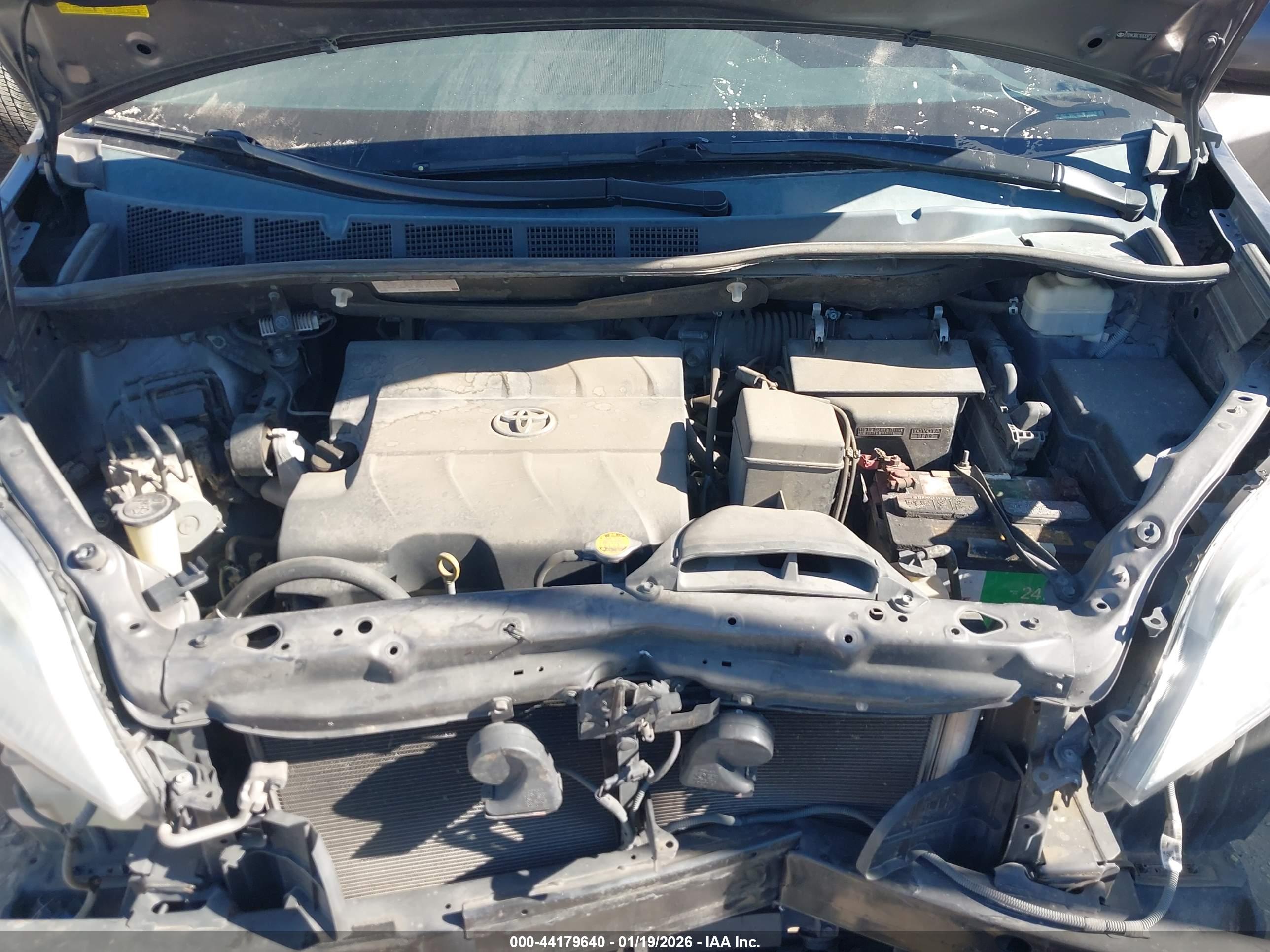 TOYOTA SIENNA image 10