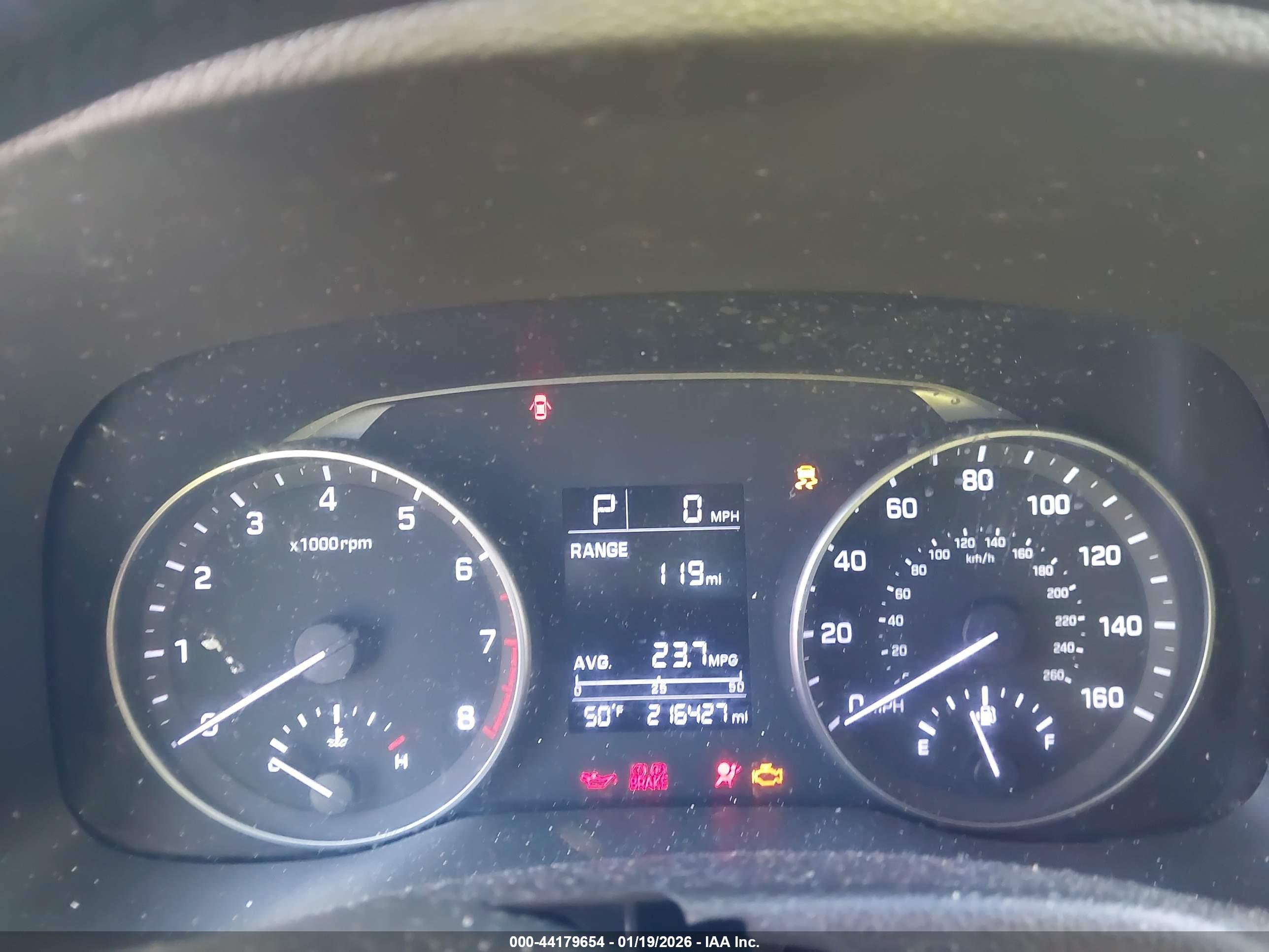 HYUNDAI ELANTRA image 7