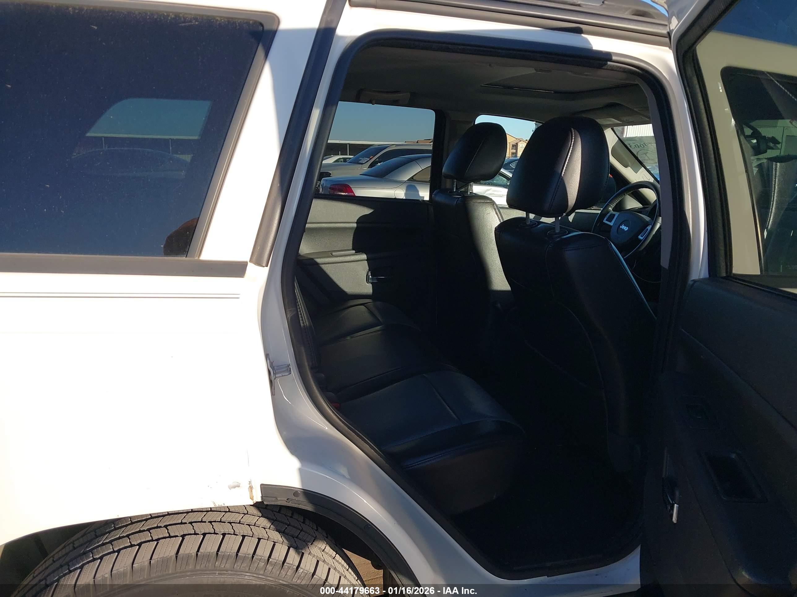 JEEP GRAND image 8