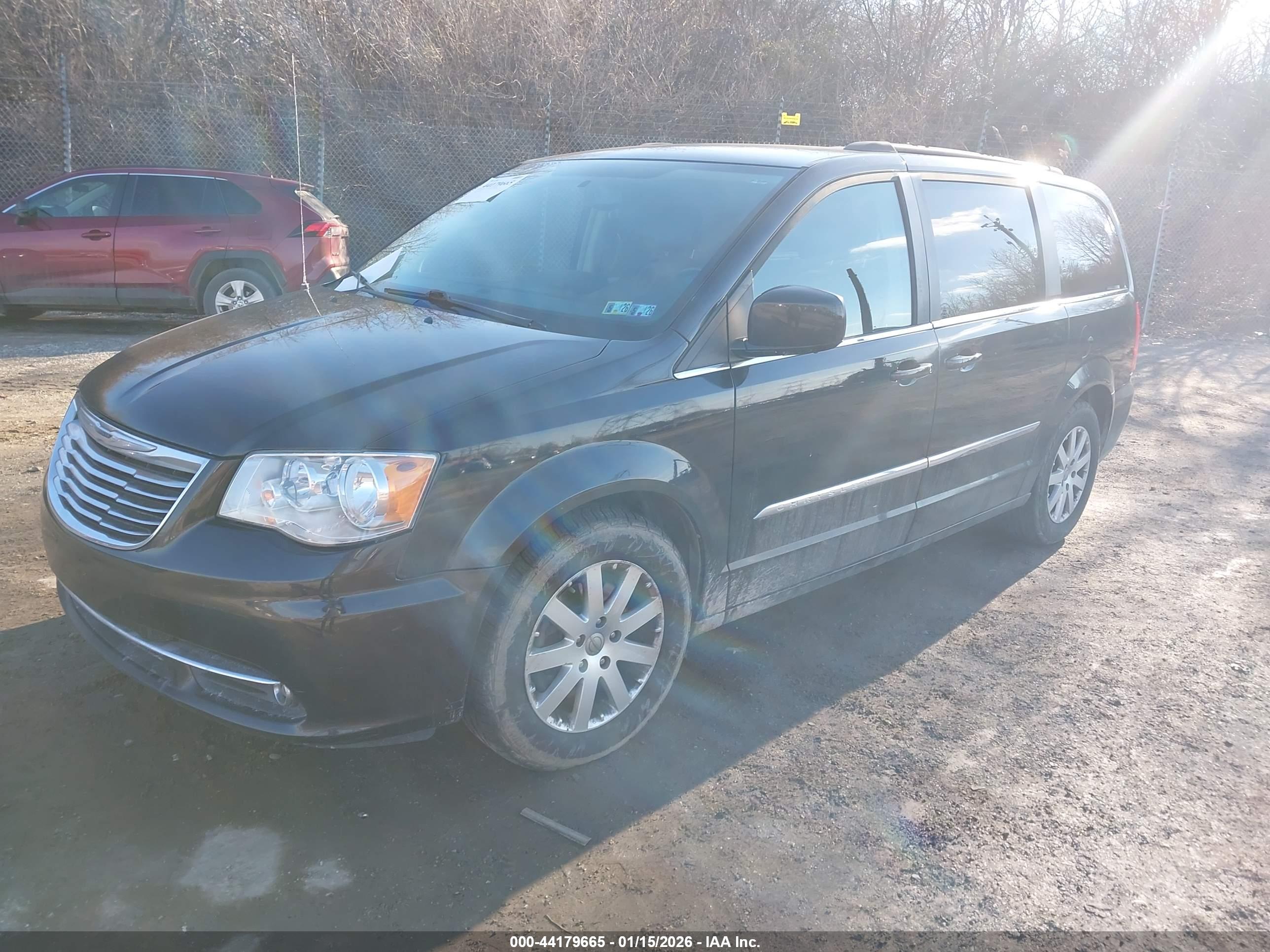 CHRYSLER TOWN image 2